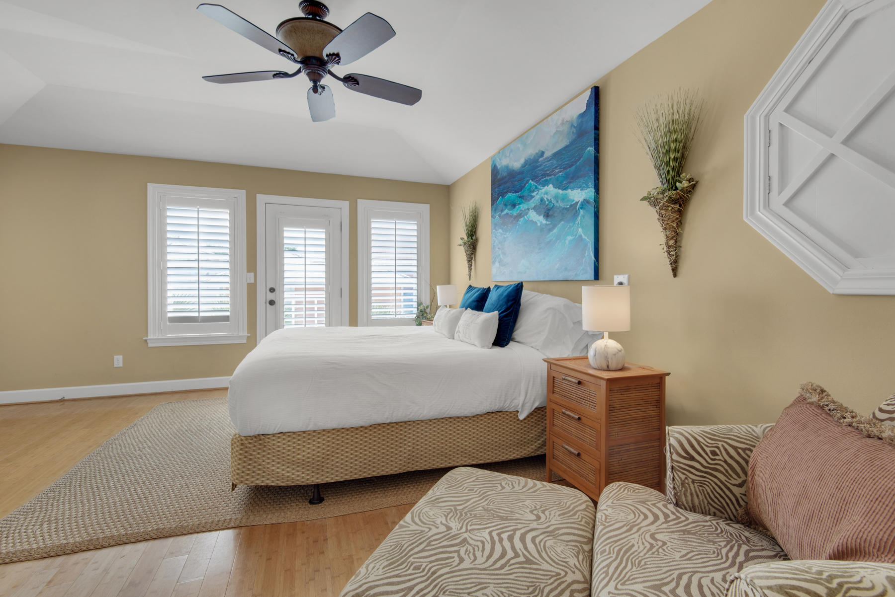 CRYSTAL SHORES - Residential