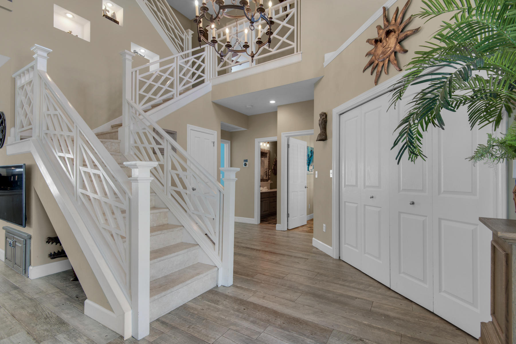 CRYSTAL SHORES - Residential