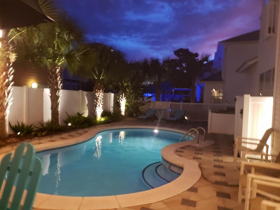 CRYSTAL SHORES - Residential