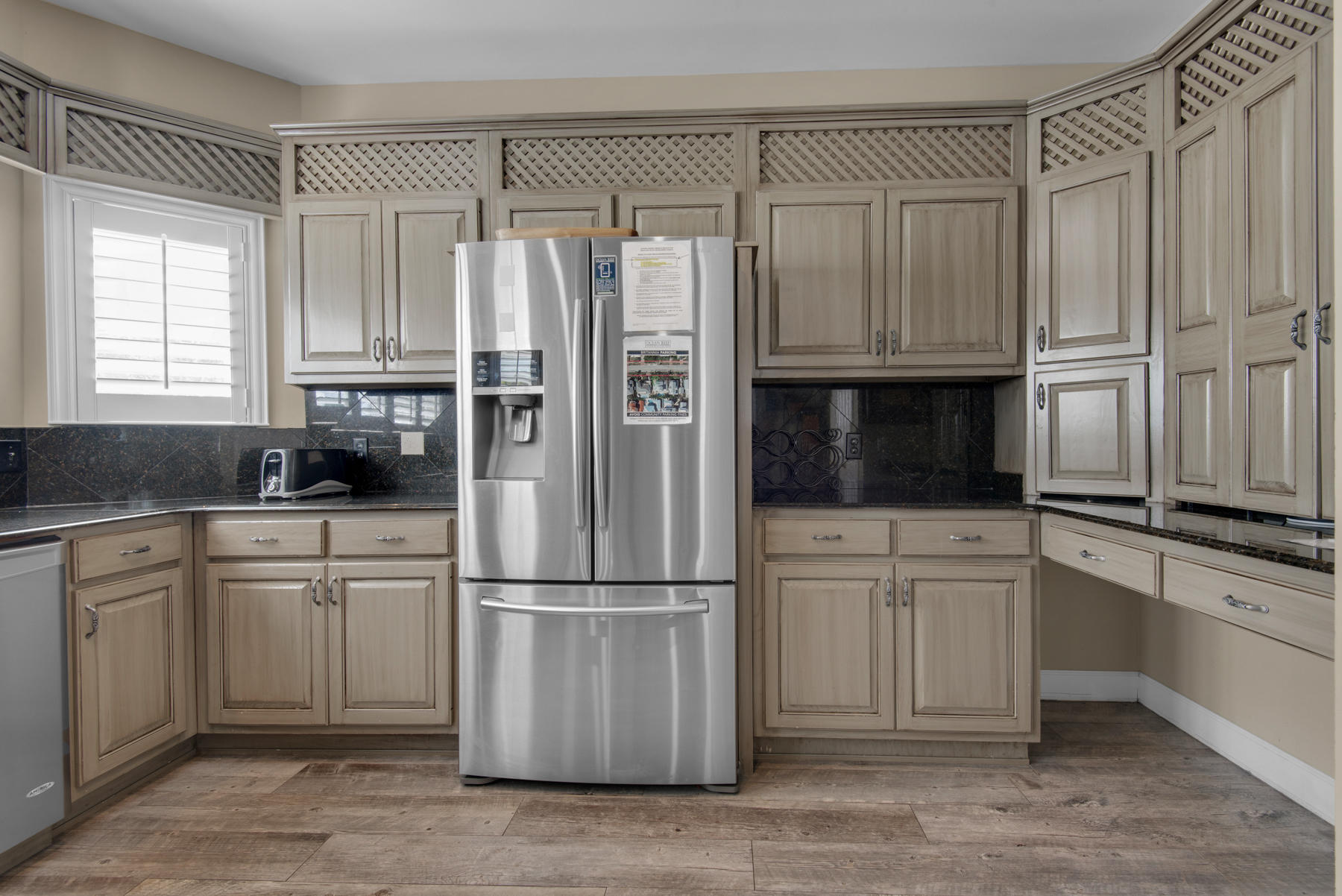 CRYSTAL SHORES - Residential