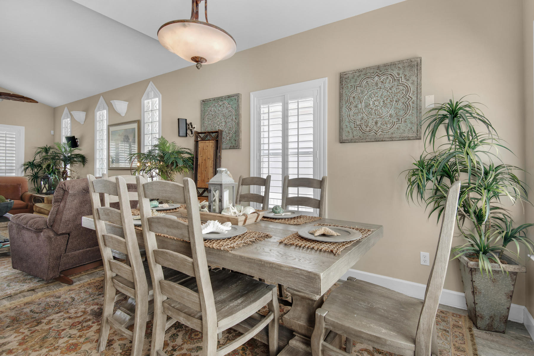 CRYSTAL SHORES - Residential