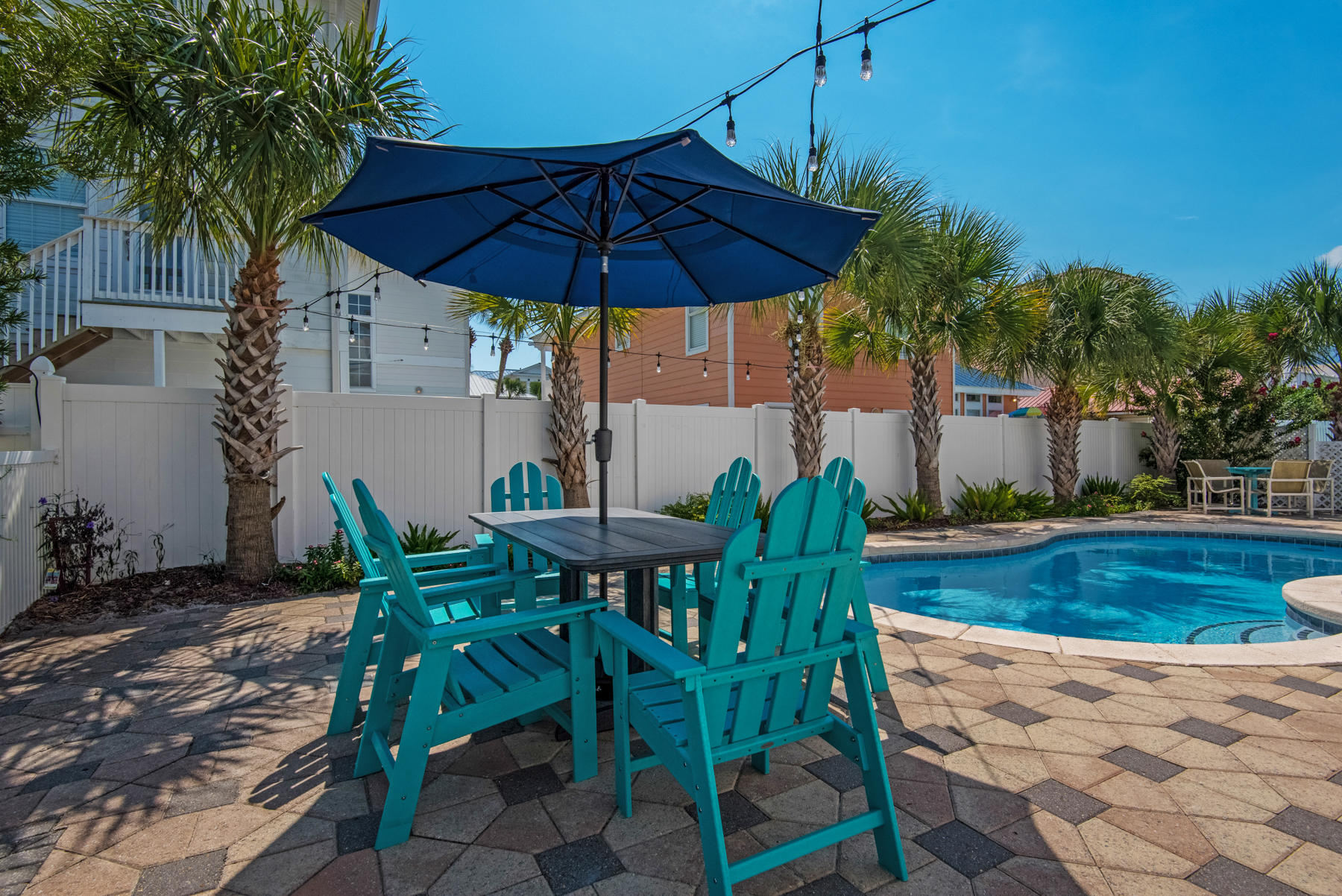 CRYSTAL SHORES - Residential