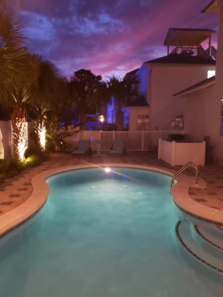 CRYSTAL SHORES - Residential