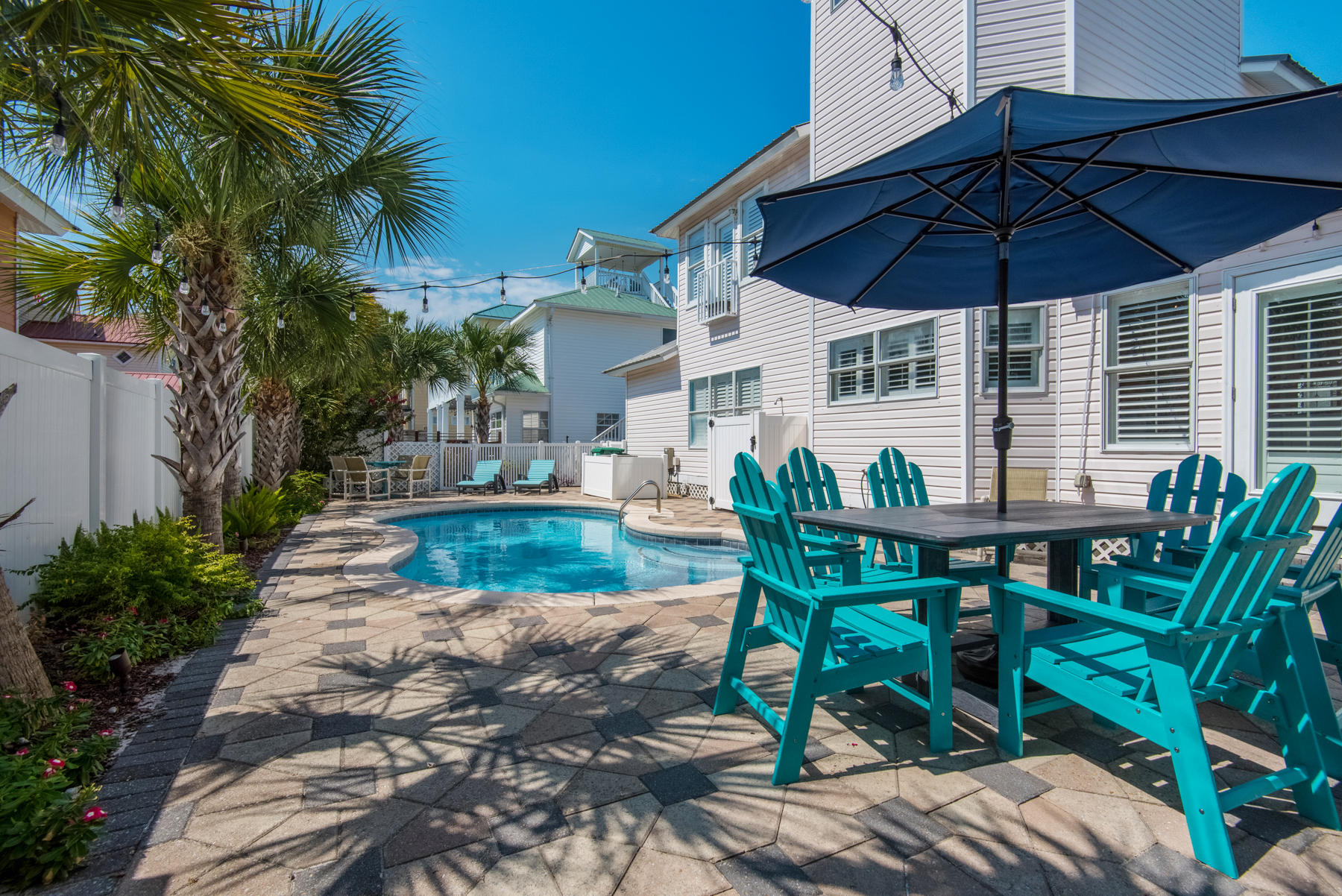 CRYSTAL SHORES - Residential