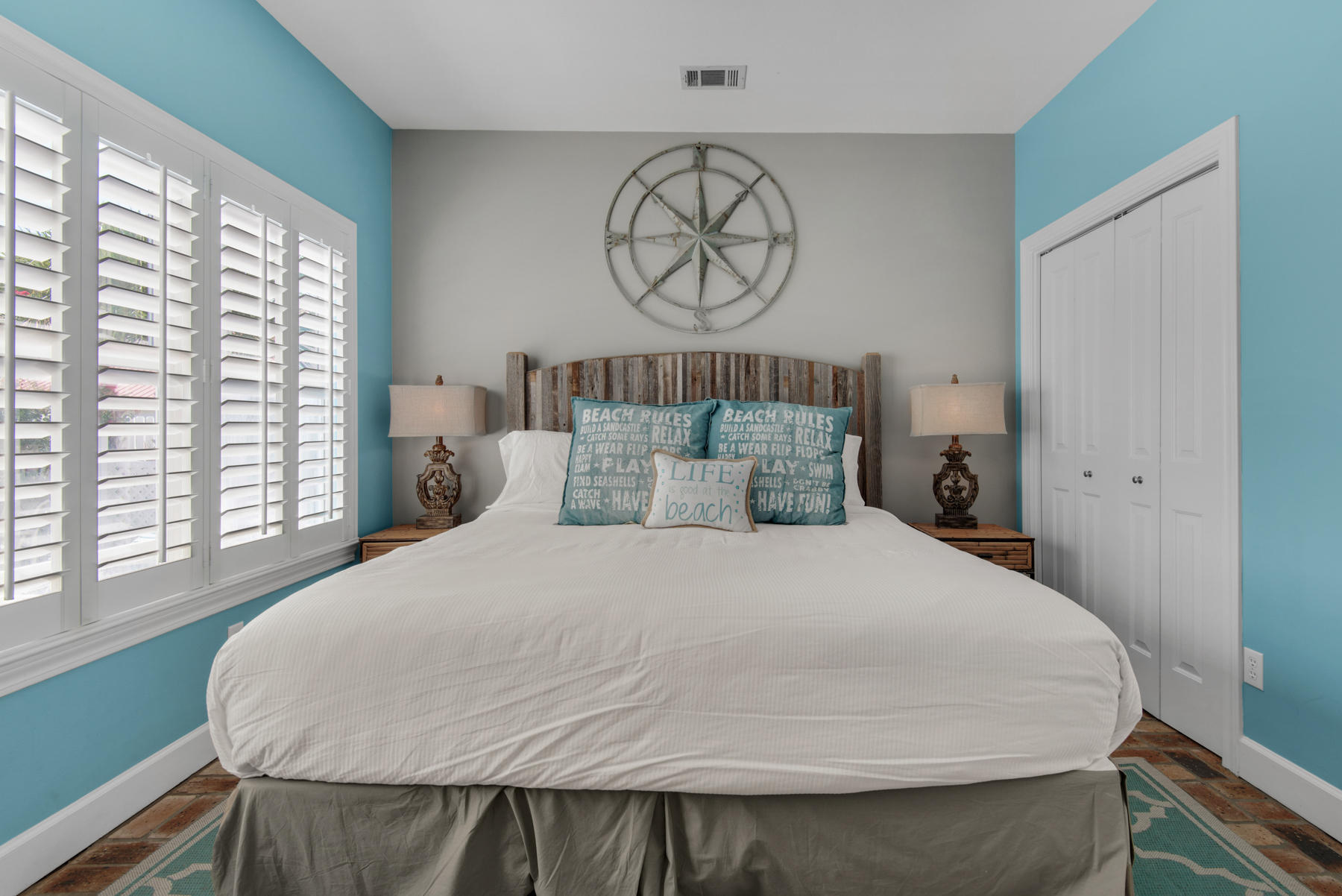 CRYSTAL SHORES - Residential