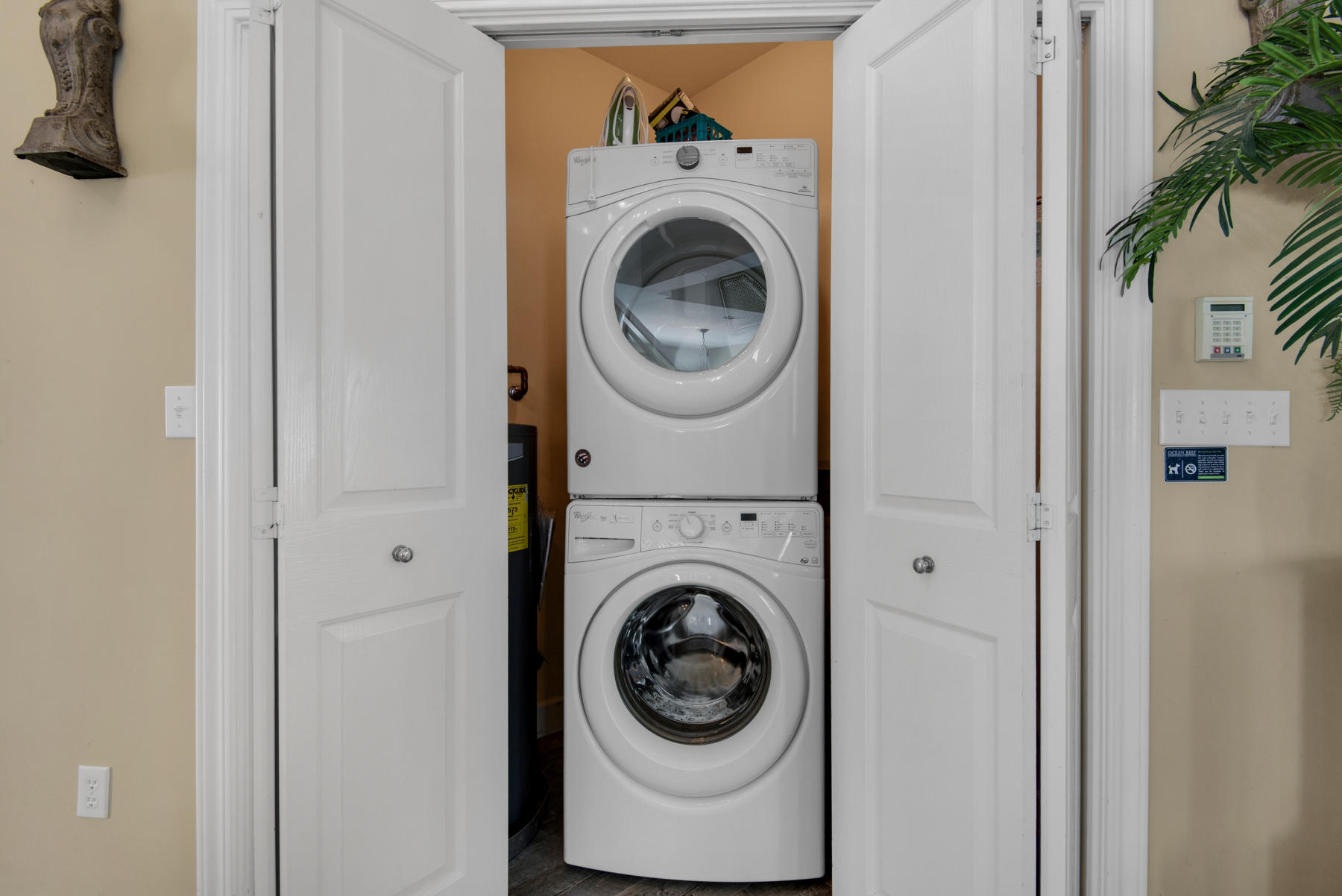 CRYSTAL SHORES - Residential