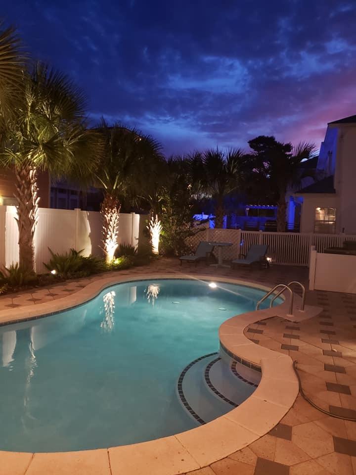 CRYSTAL SHORES - Residential