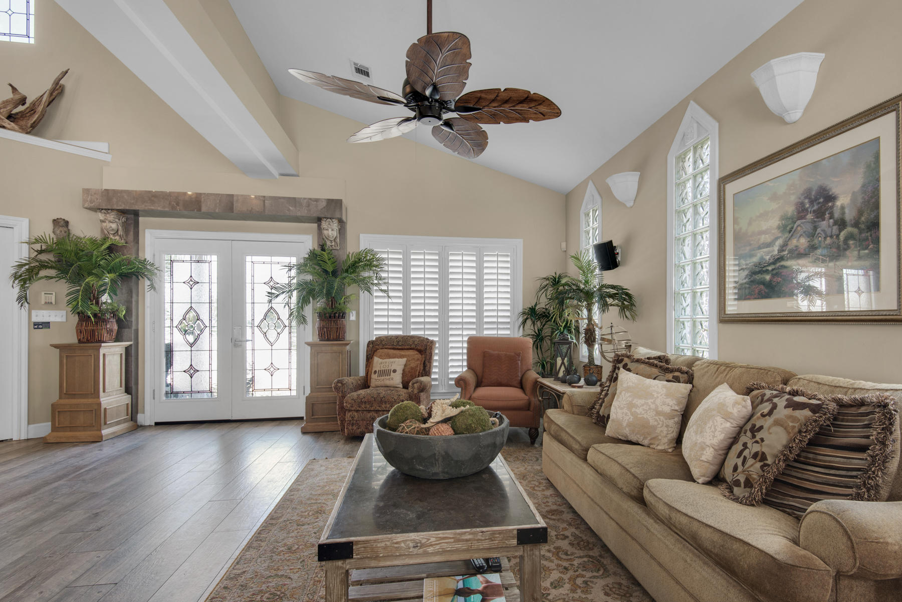 CRYSTAL SHORES - Residential