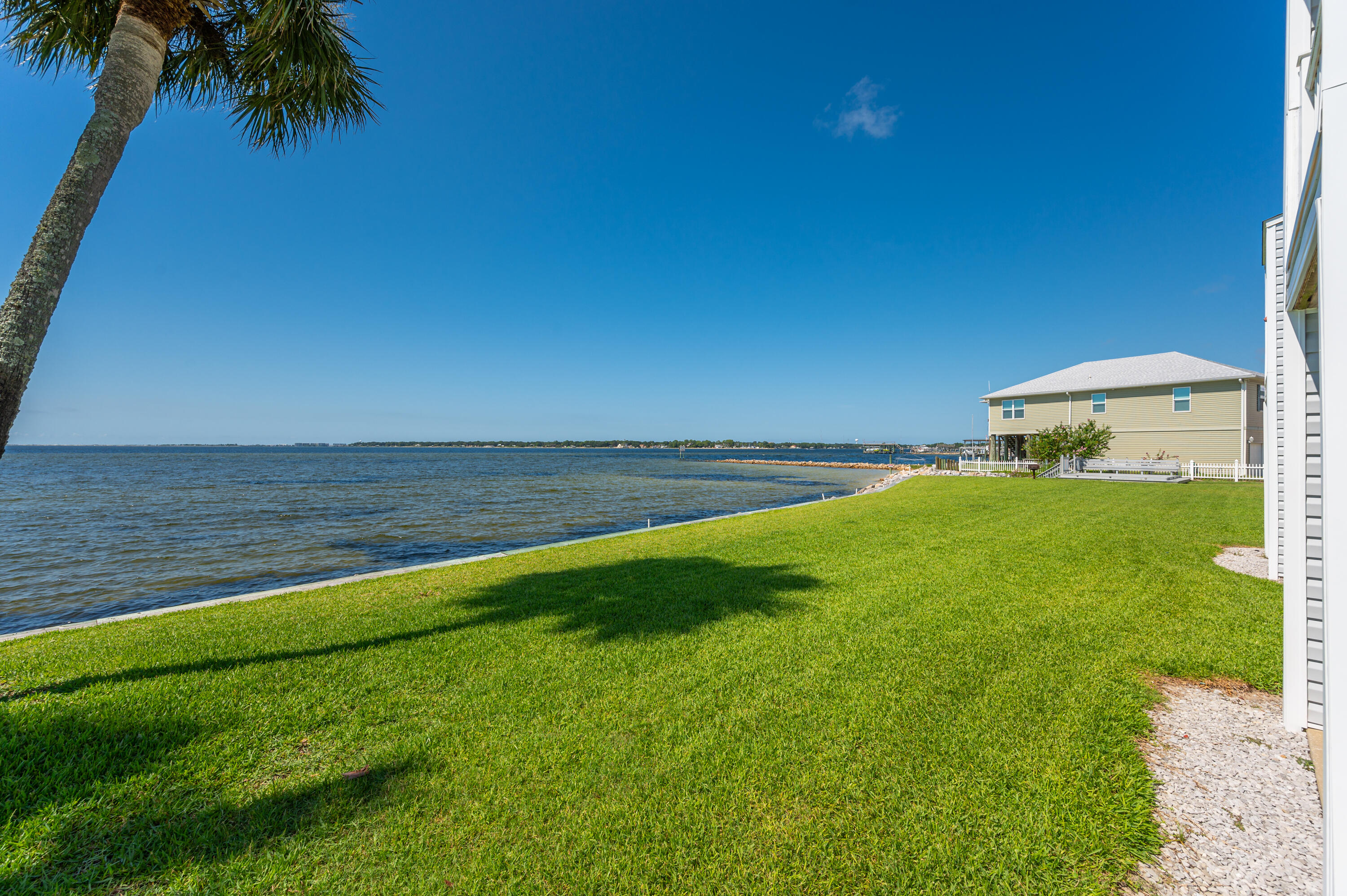 FINISTERRA CONDO - Residential