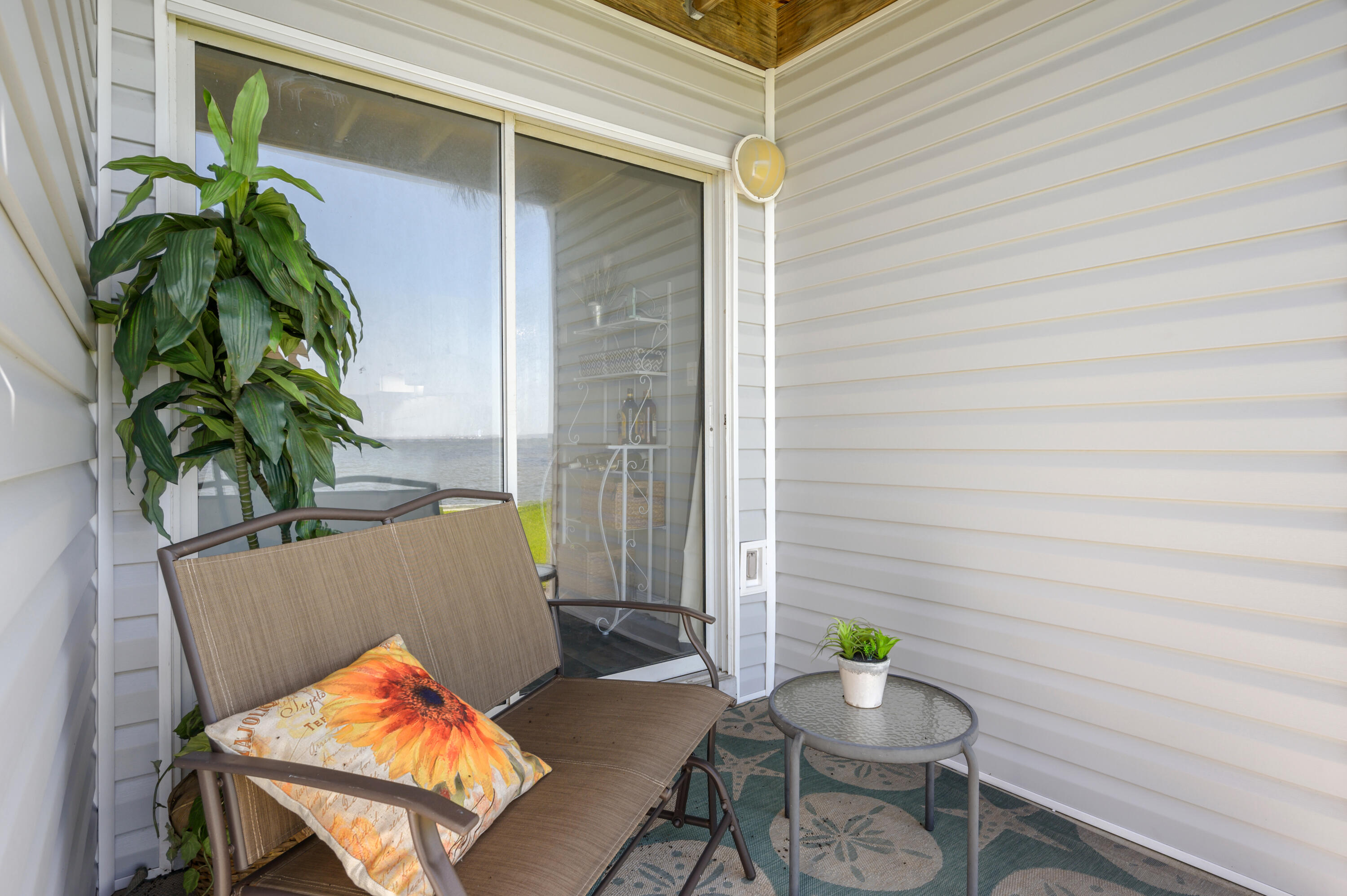 FINISTERRA CONDO - Residential