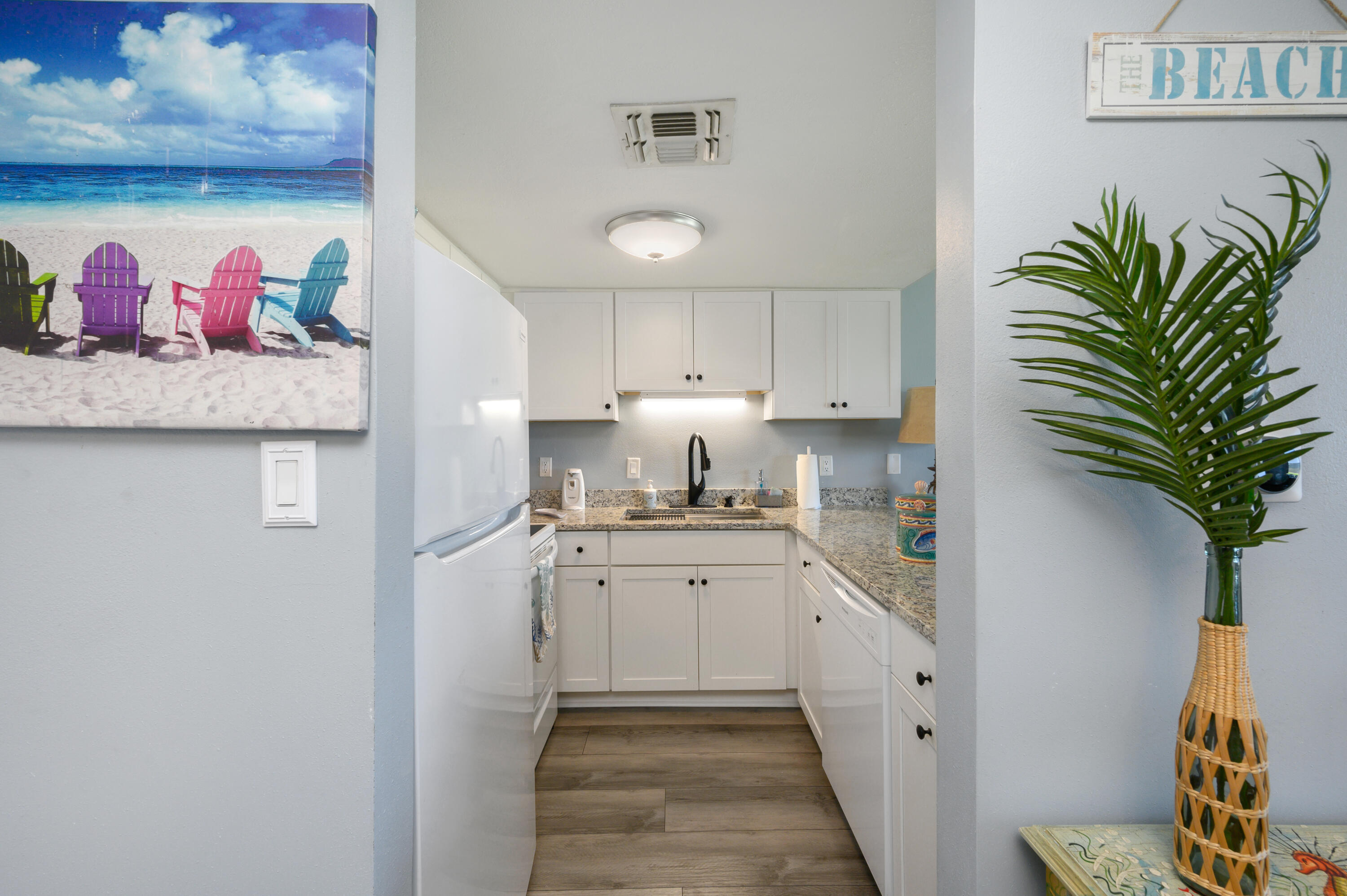 FINISTERRA CONDO - Residential