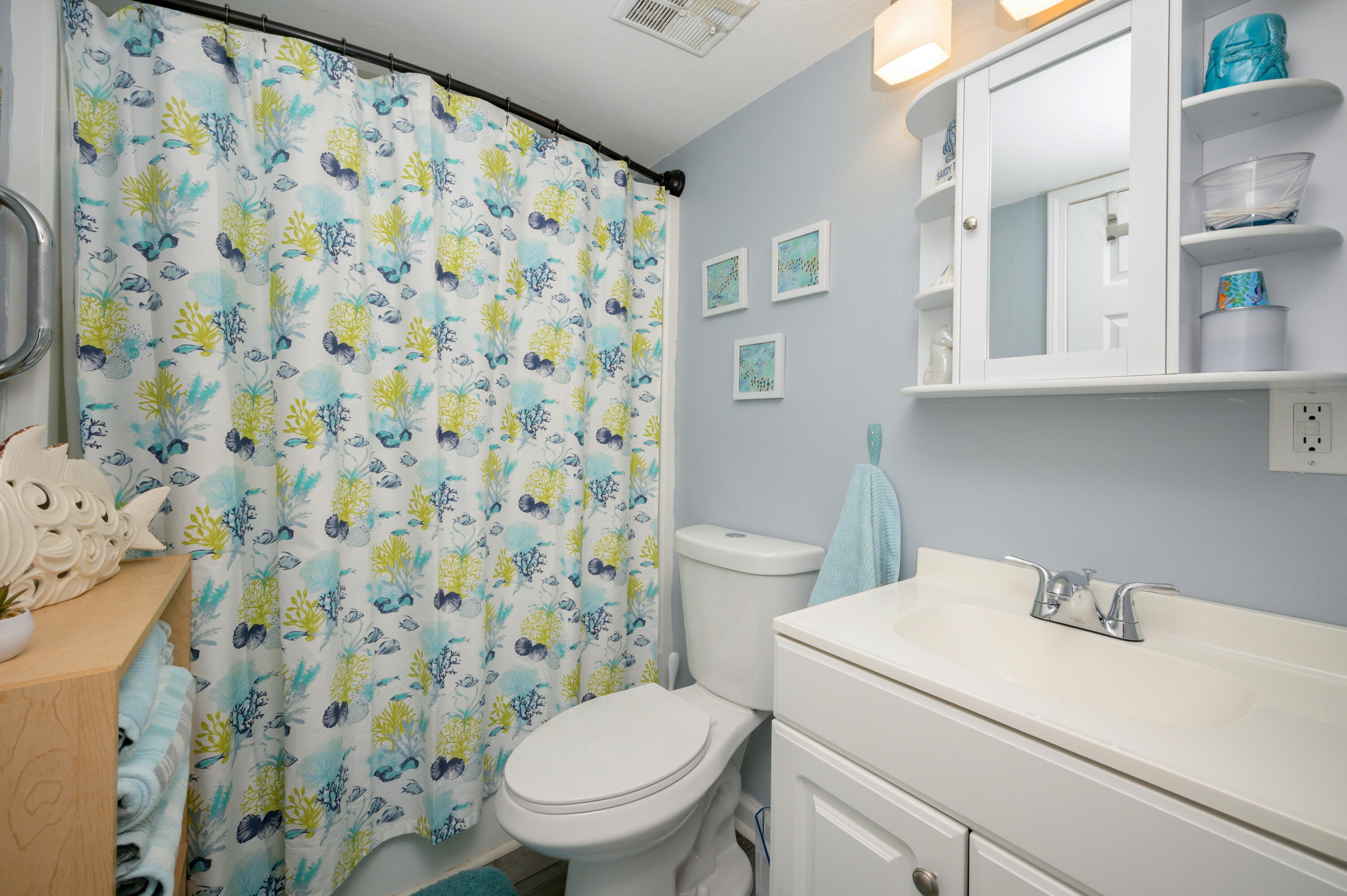 FINISTERRA CONDO - Residential