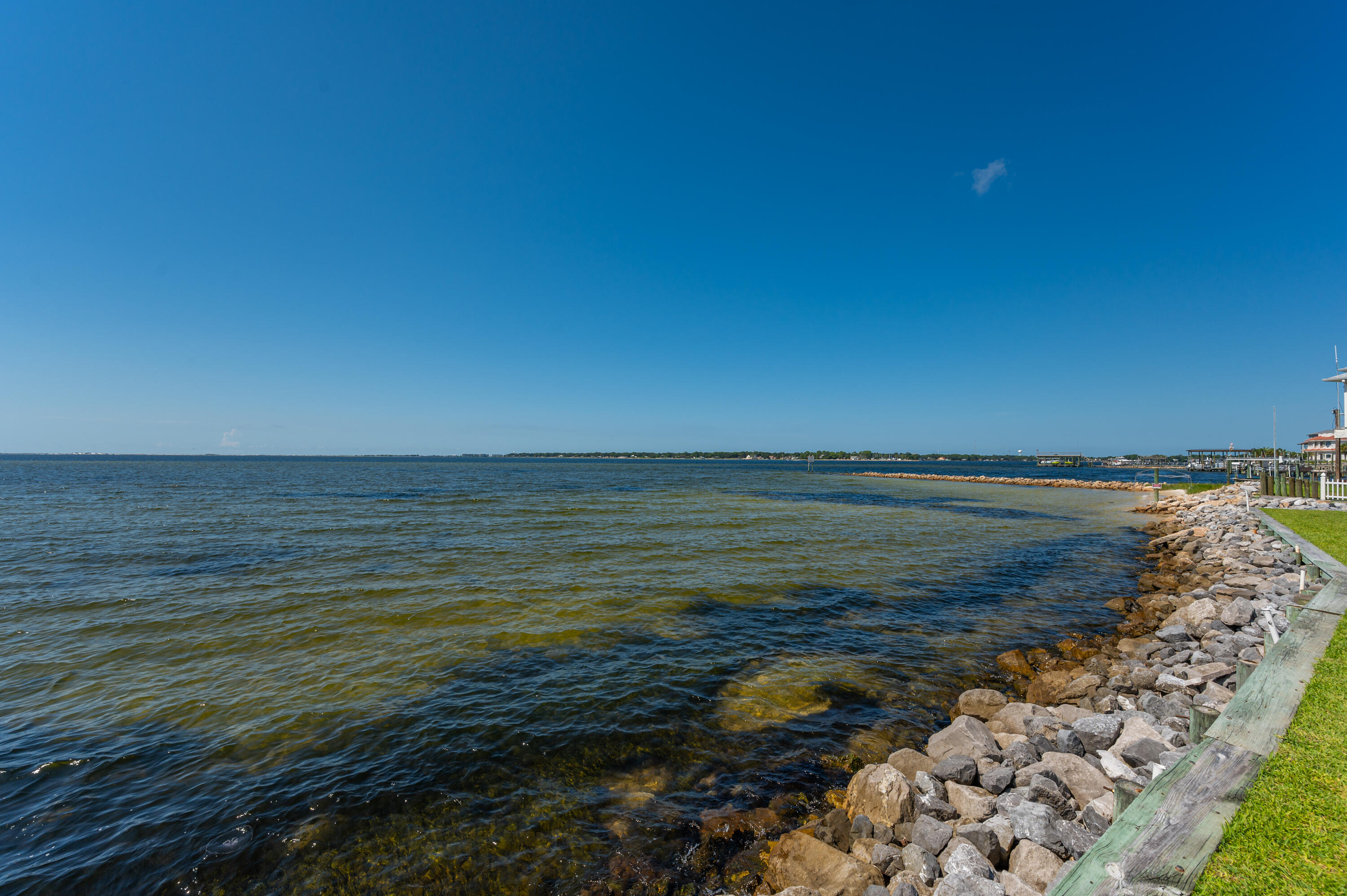 FINISTERRA CONDO - Residential