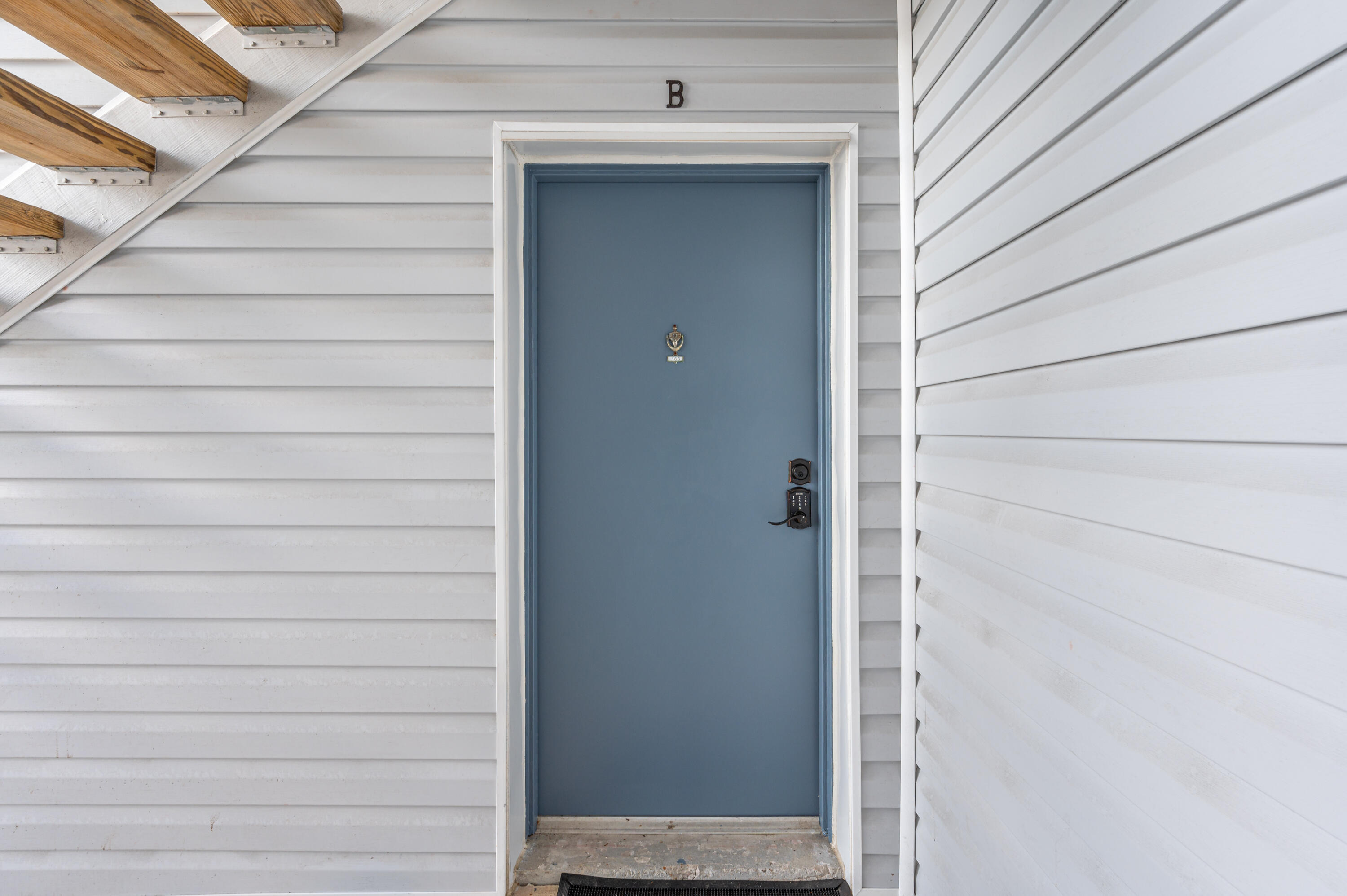 FINISTERRA CONDO - Residential