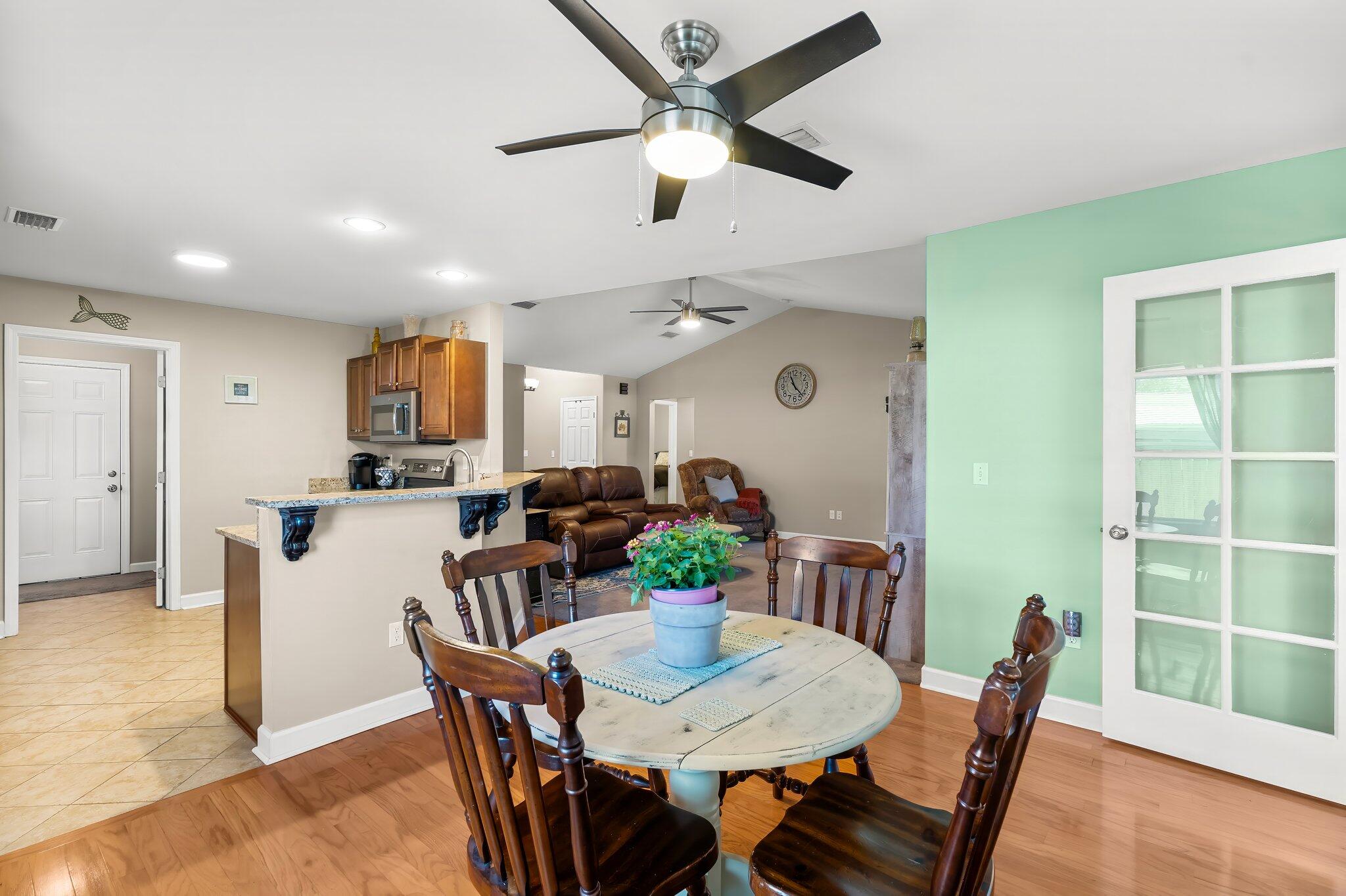 MAGNOLIA BAYE - Residential