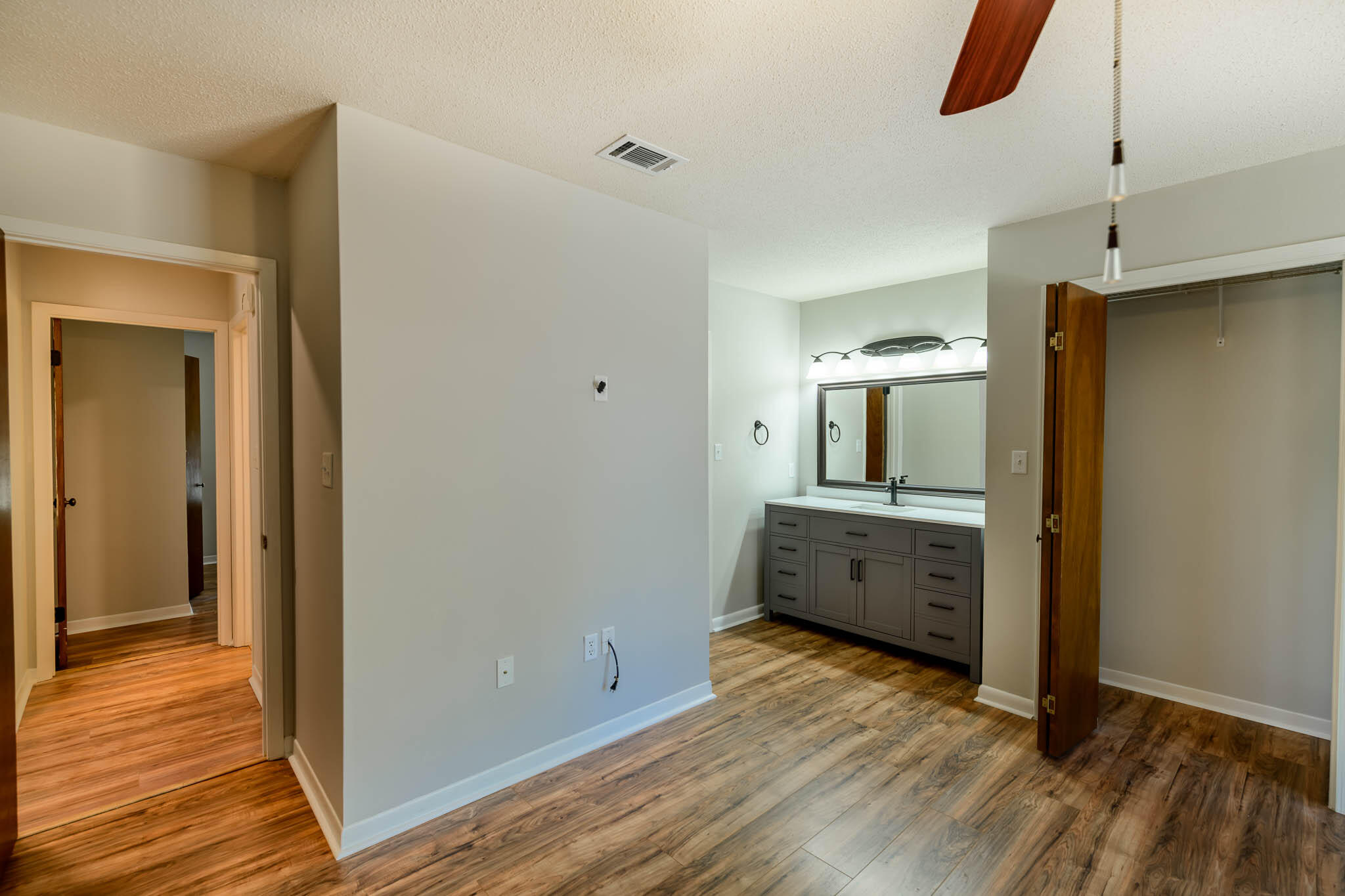 CREEKSIDE 4 - Residential