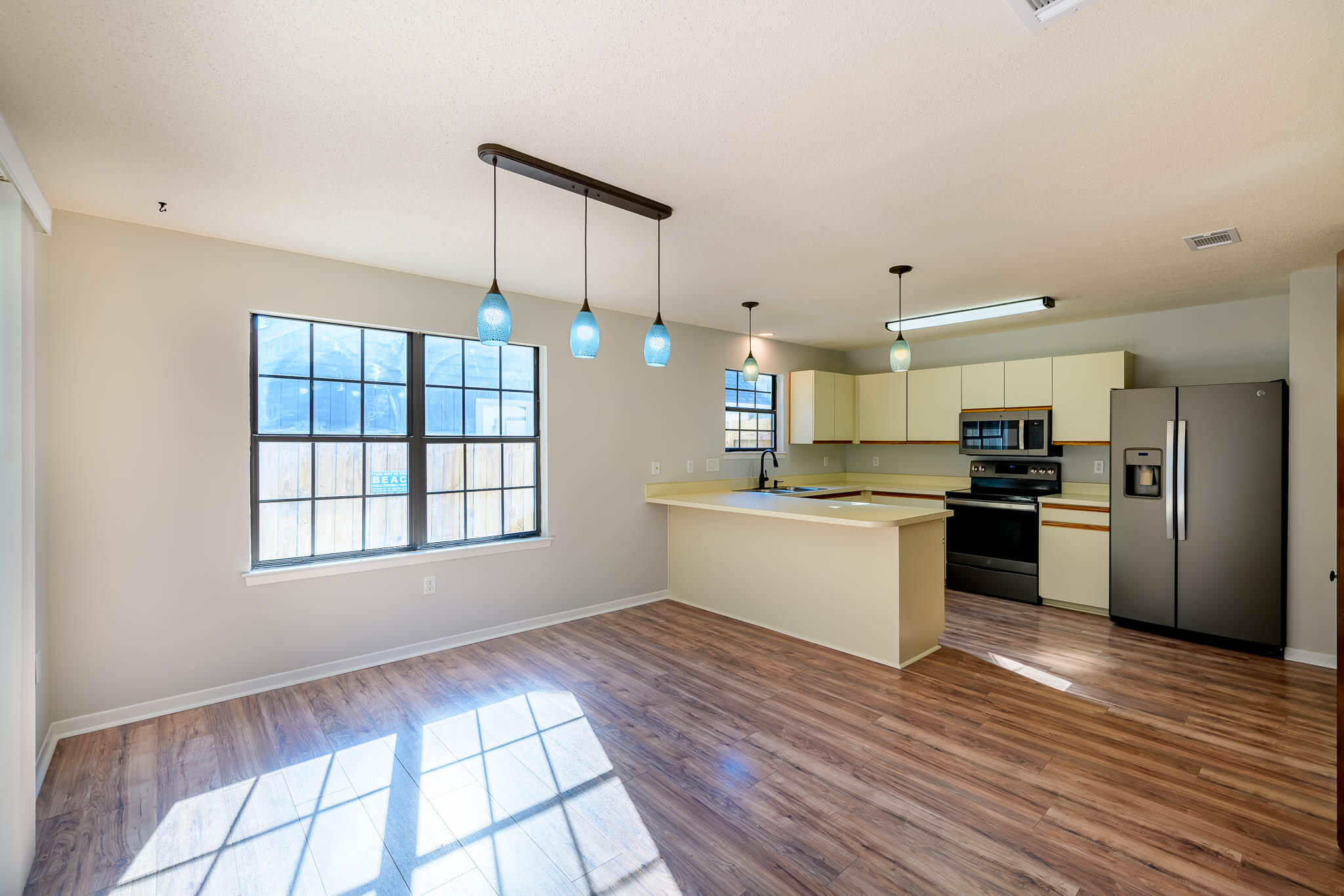 CREEKSIDE 4 - Residential