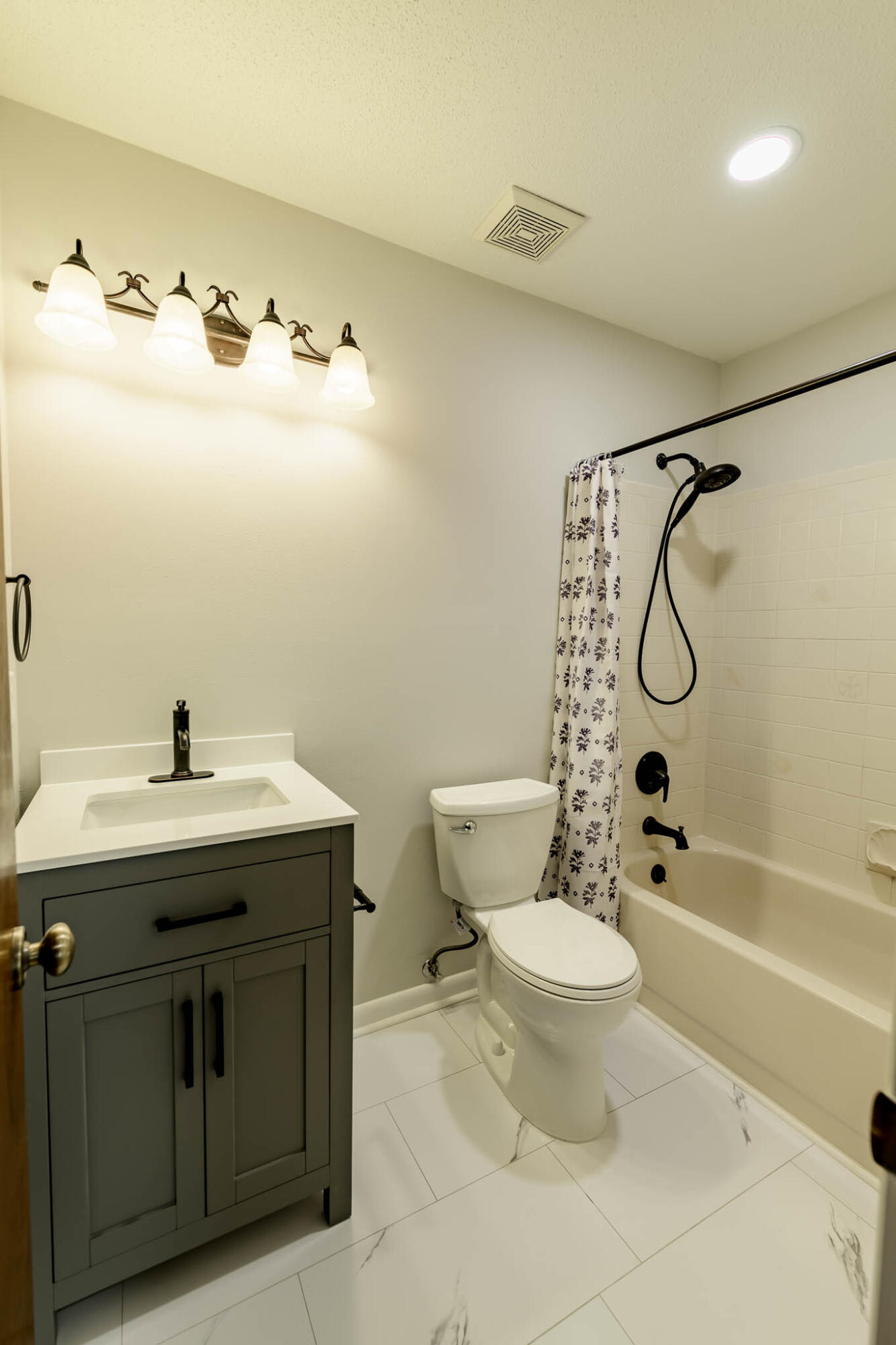 CREEKSIDE 4 - Residential