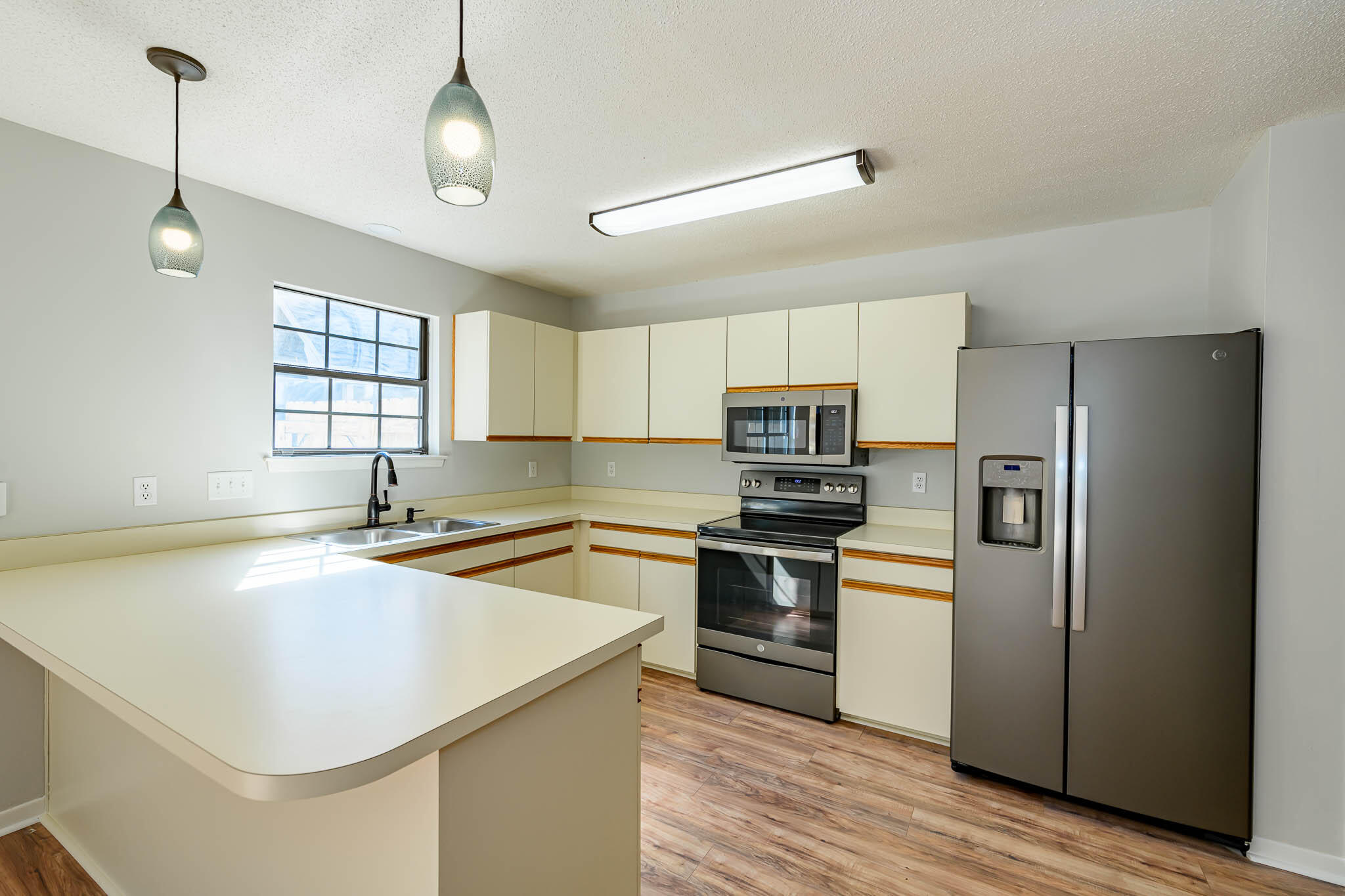 CREEKSIDE 4 - Residential