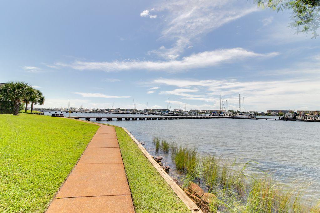 PIRATES BAY PH 1 - Residential