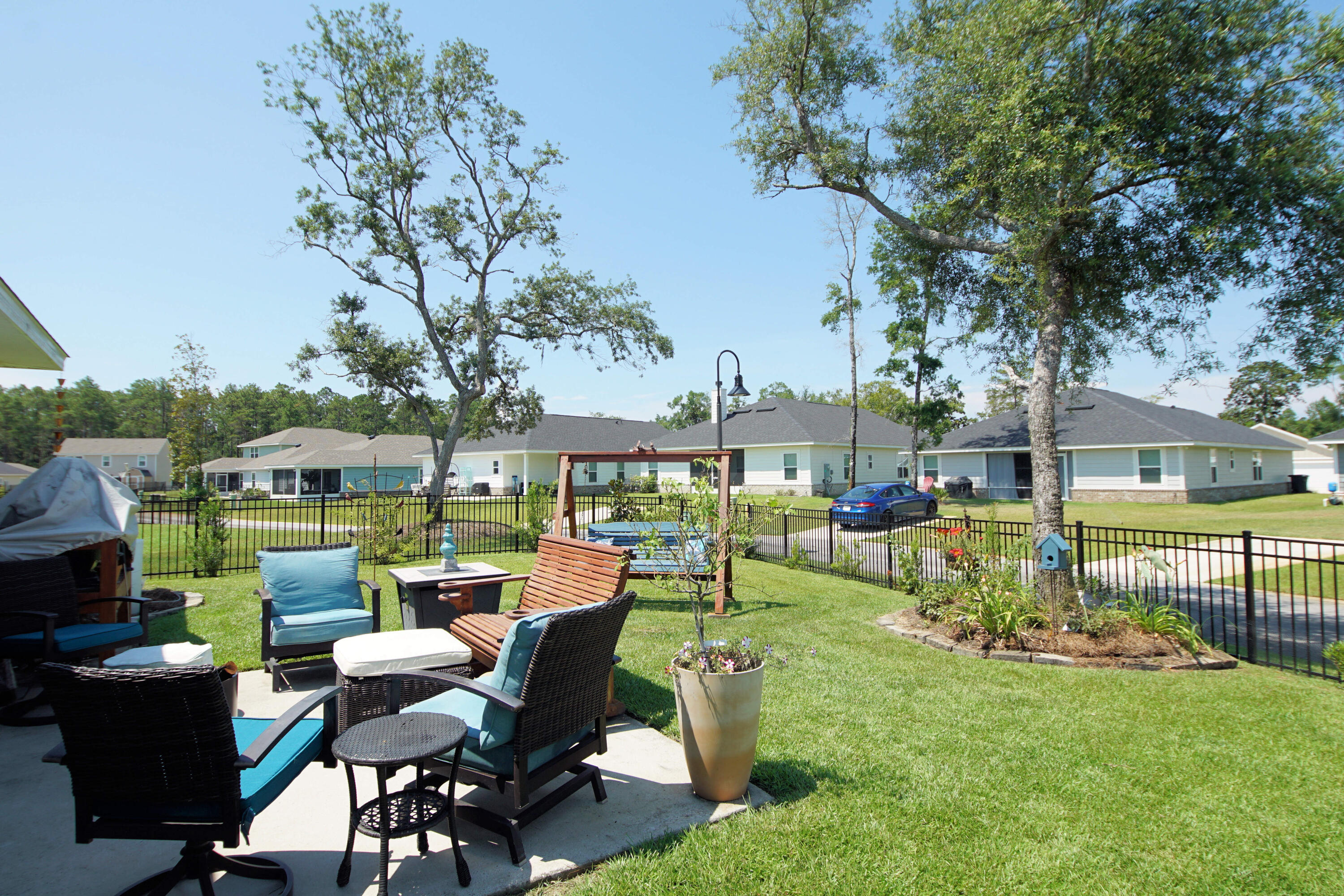 RIVERWALK PH I - Residential Lease