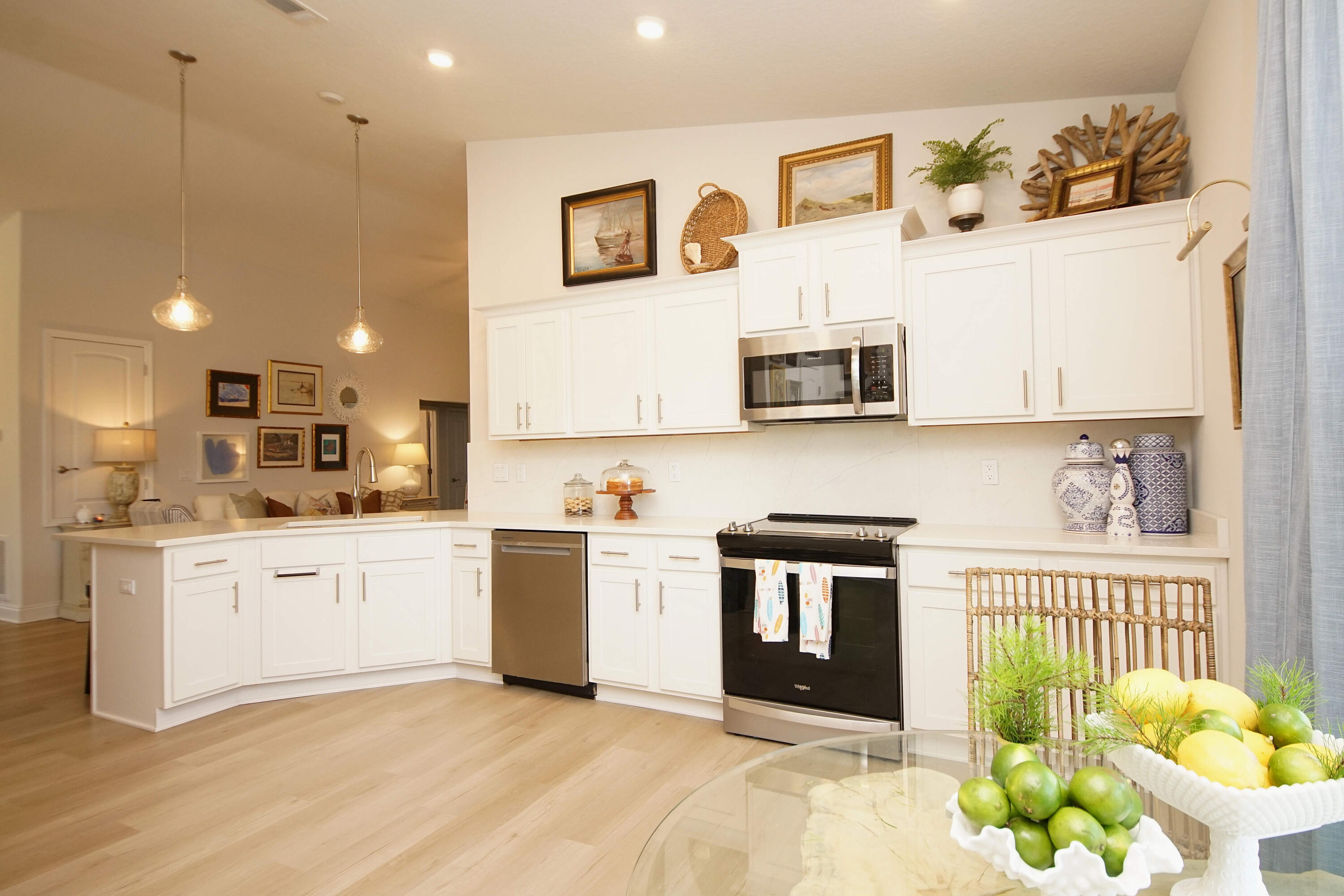 RIVERWALK PH I - Residential Lease