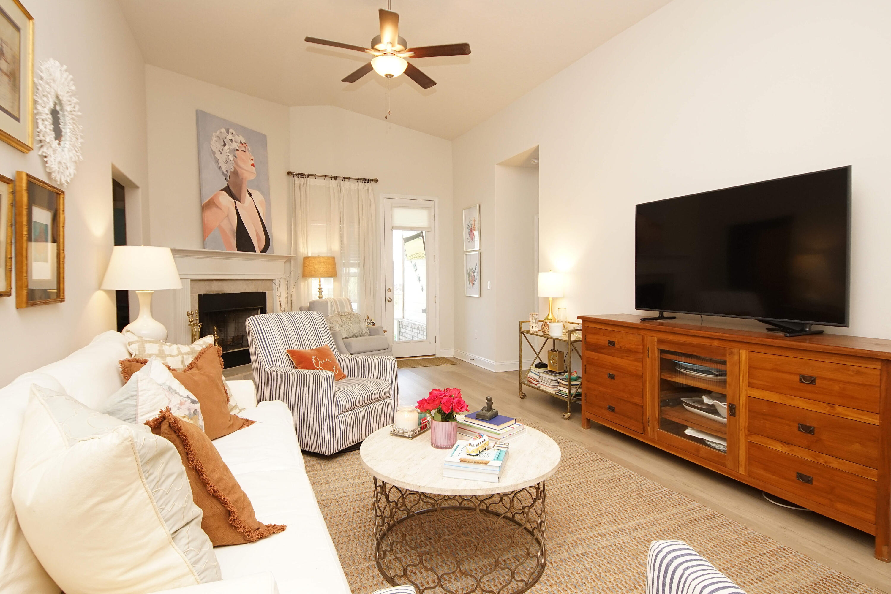 RIVERWALK PH I - Residential Lease