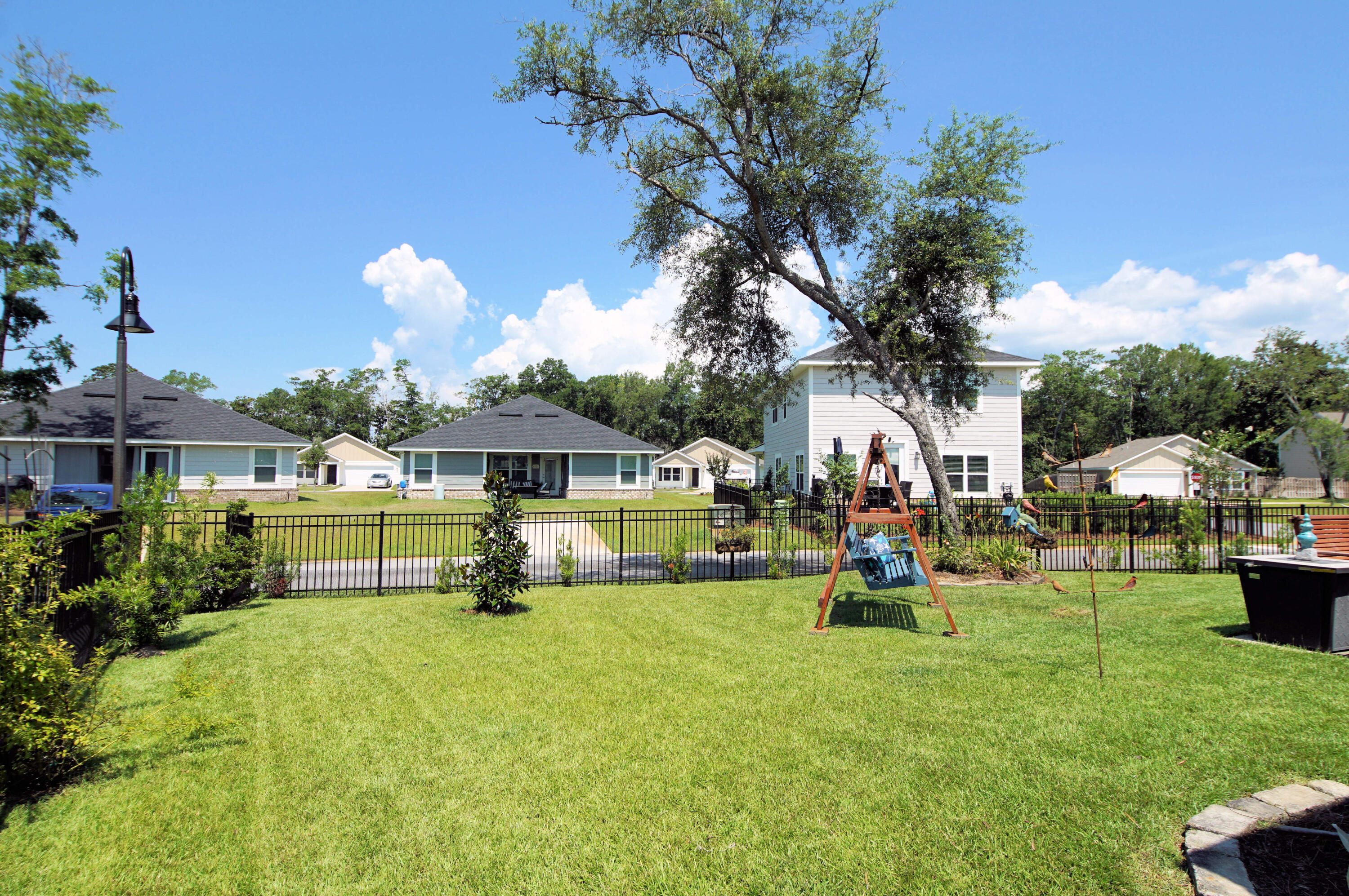 RIVERWALK PH I - Residential Lease