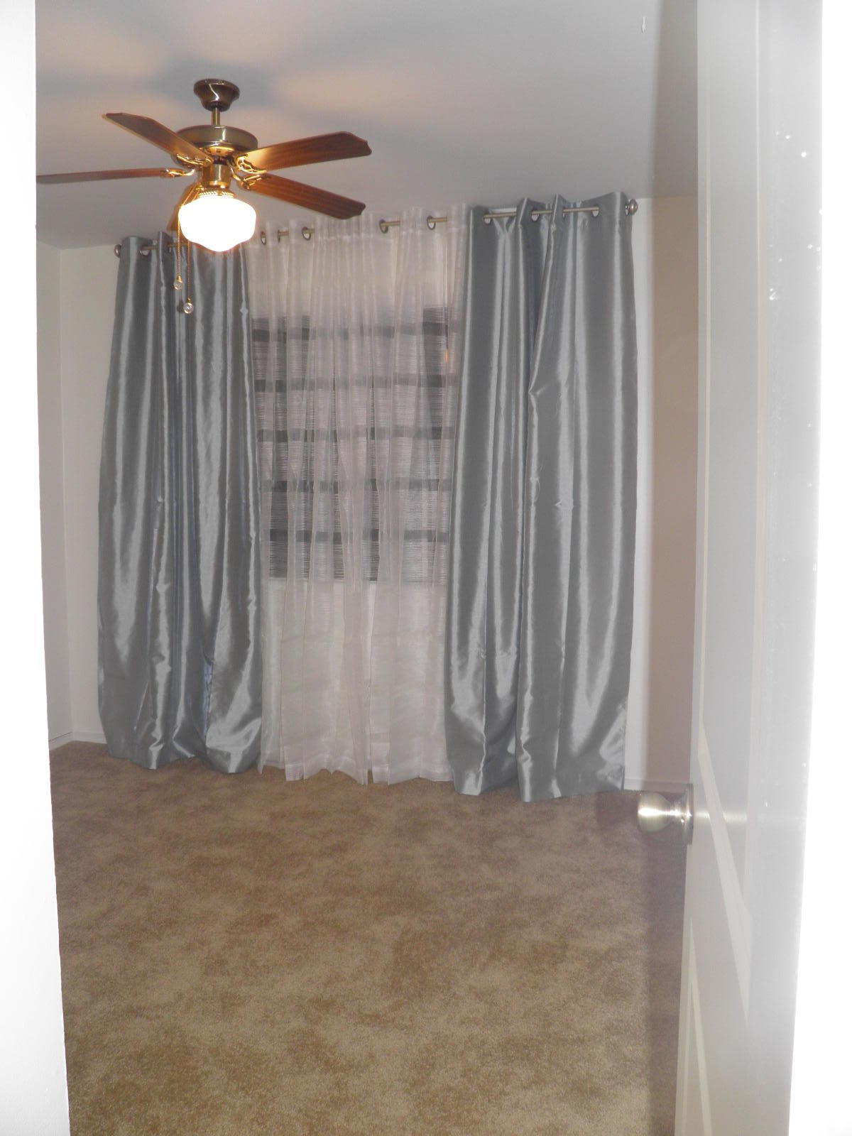 COLONY ESTATES - Residential Lease