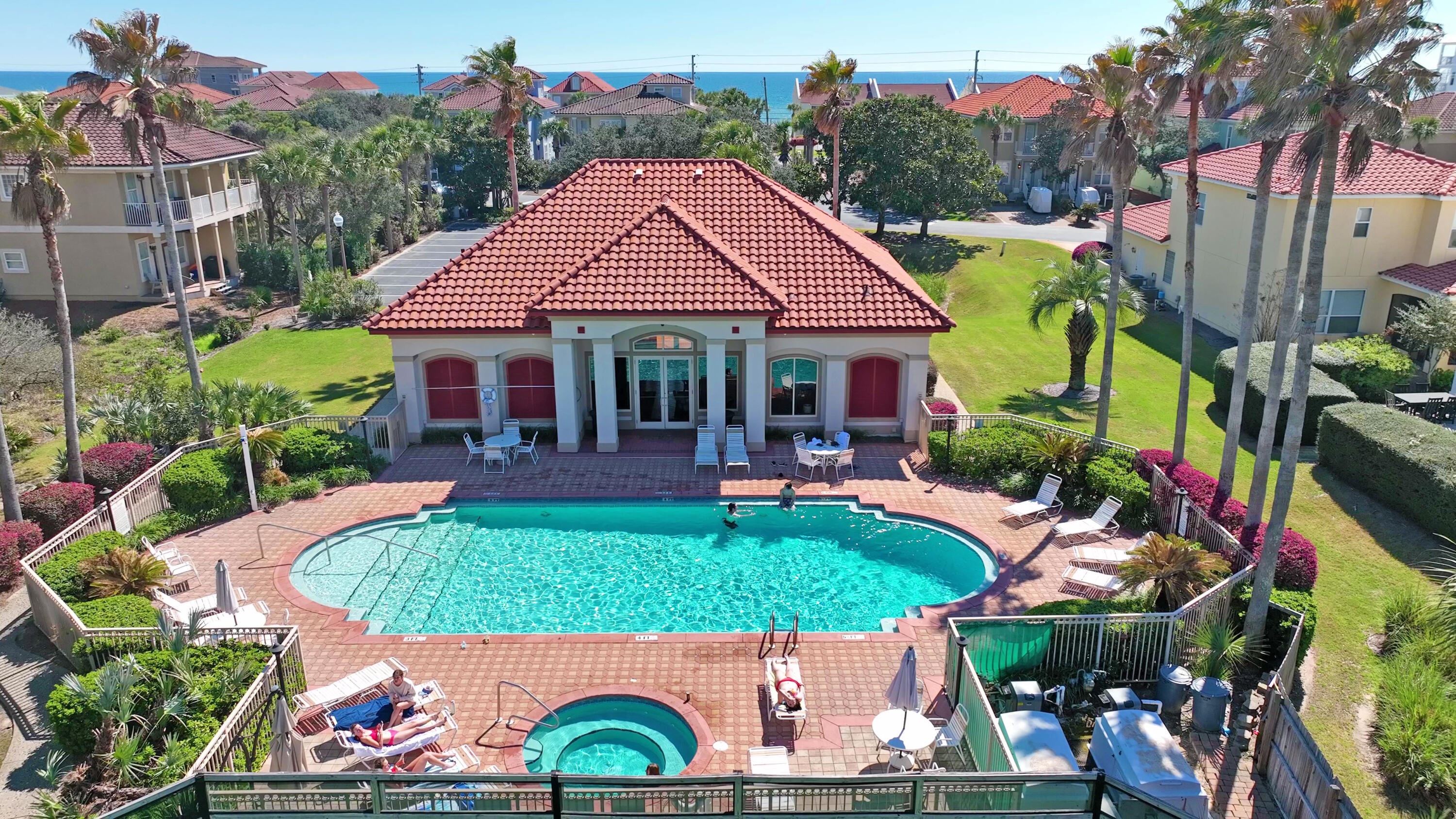 LA VALENCIA BEACH RESORT - Residential