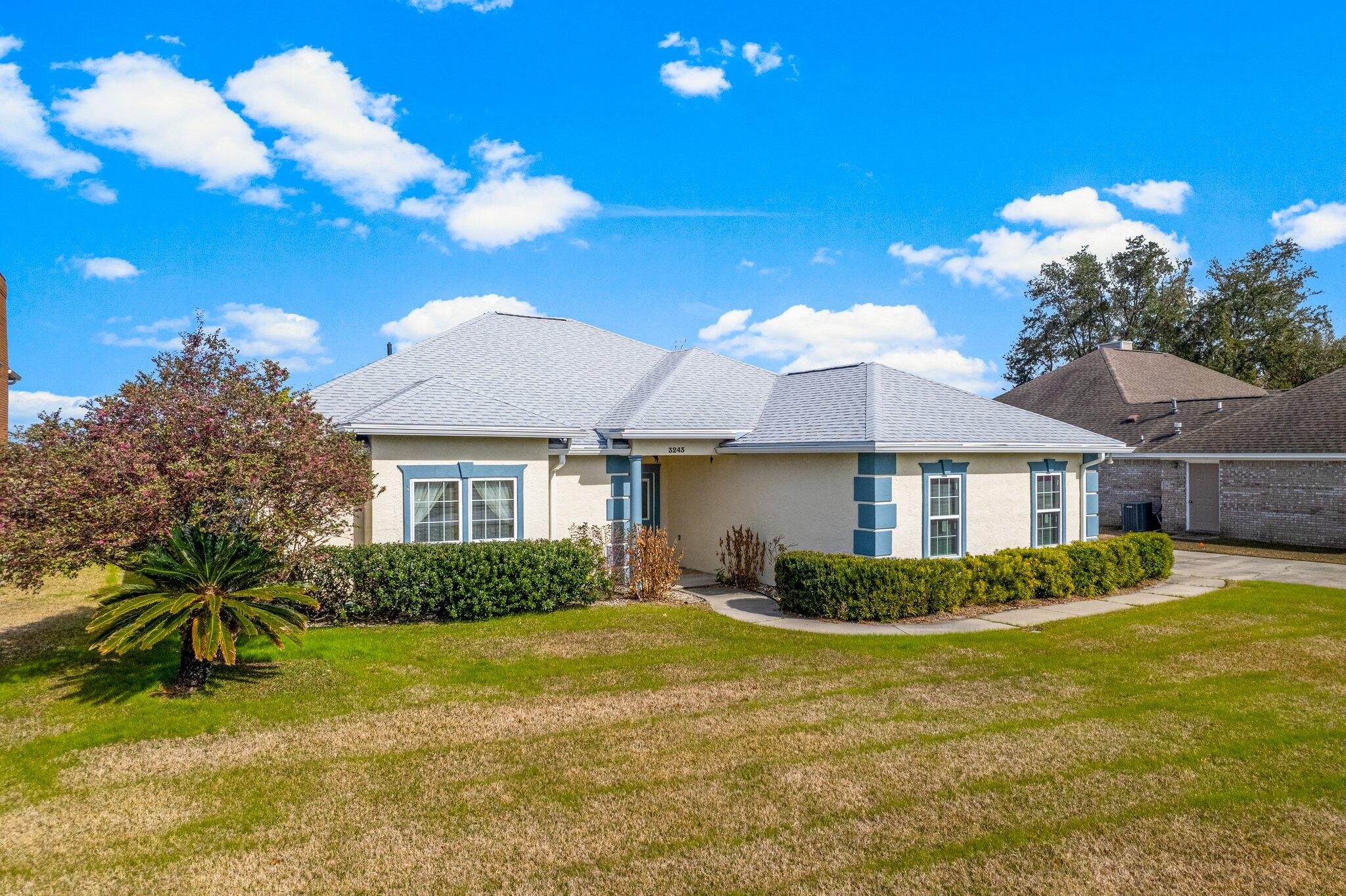 COUNTRY CLUB HARBOUR ESTATES - Residential