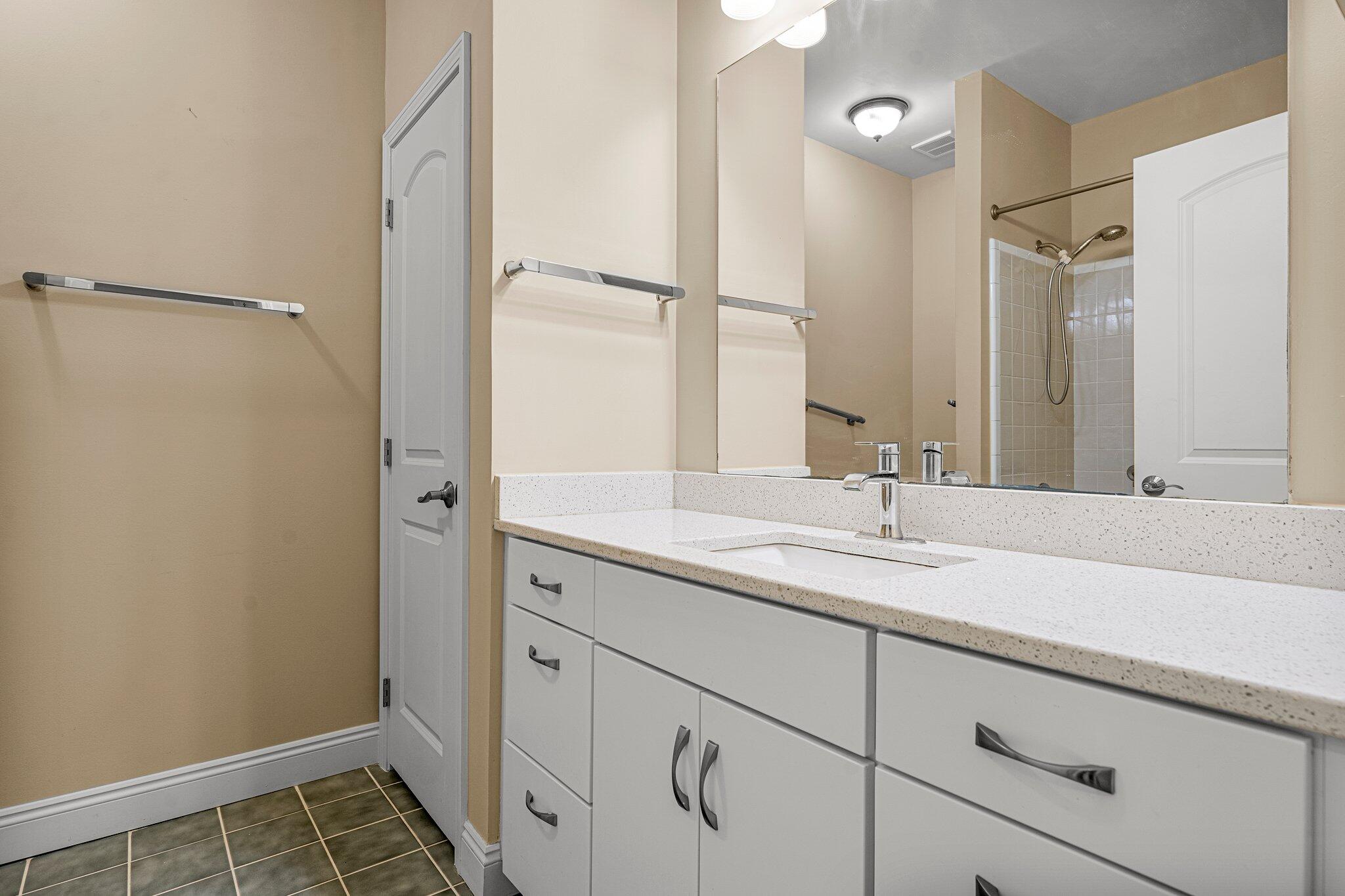 COUNTRY CLUB HARBOUR ESTATES - Residential