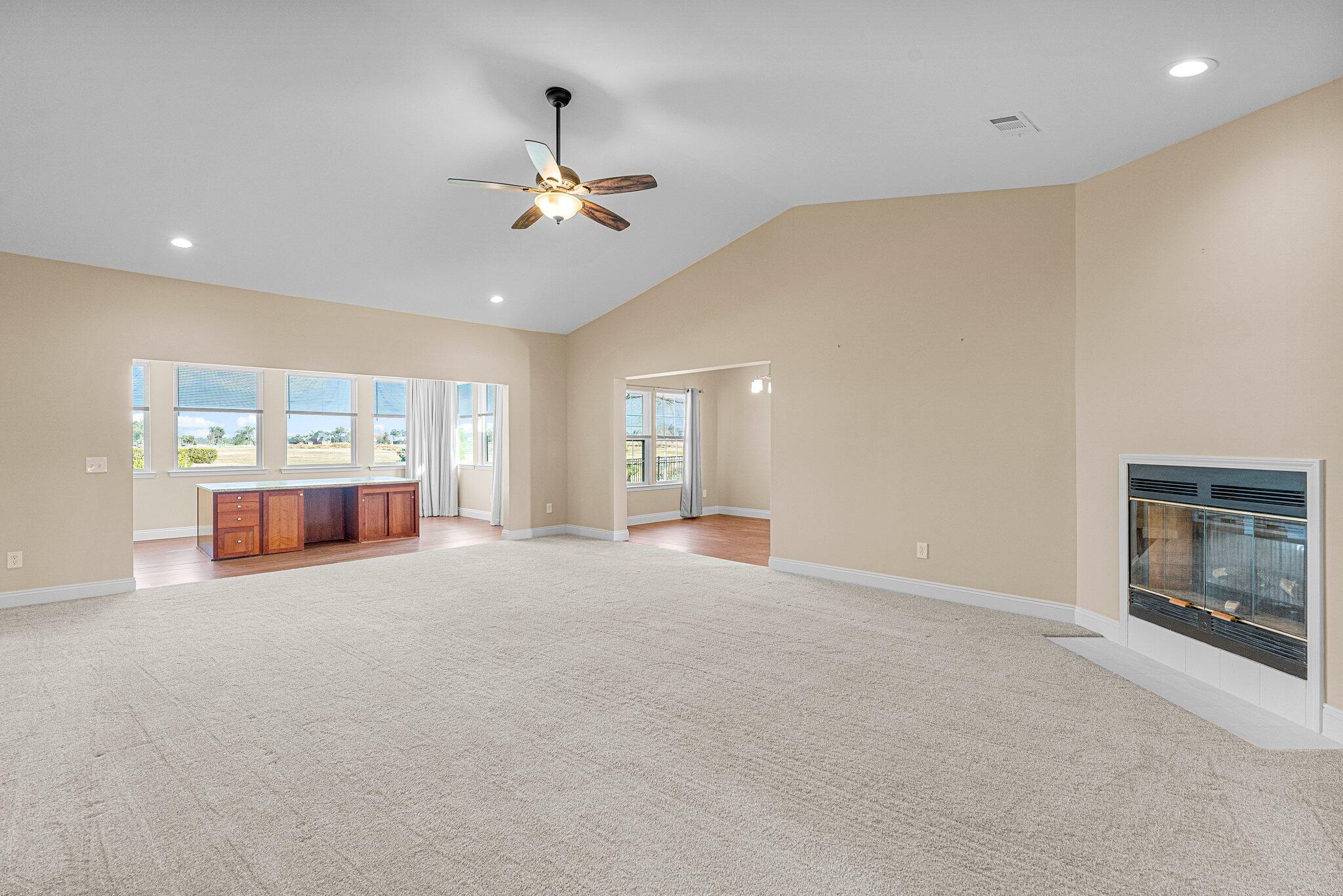 COUNTRY CLUB HARBOUR ESTATES - Residential