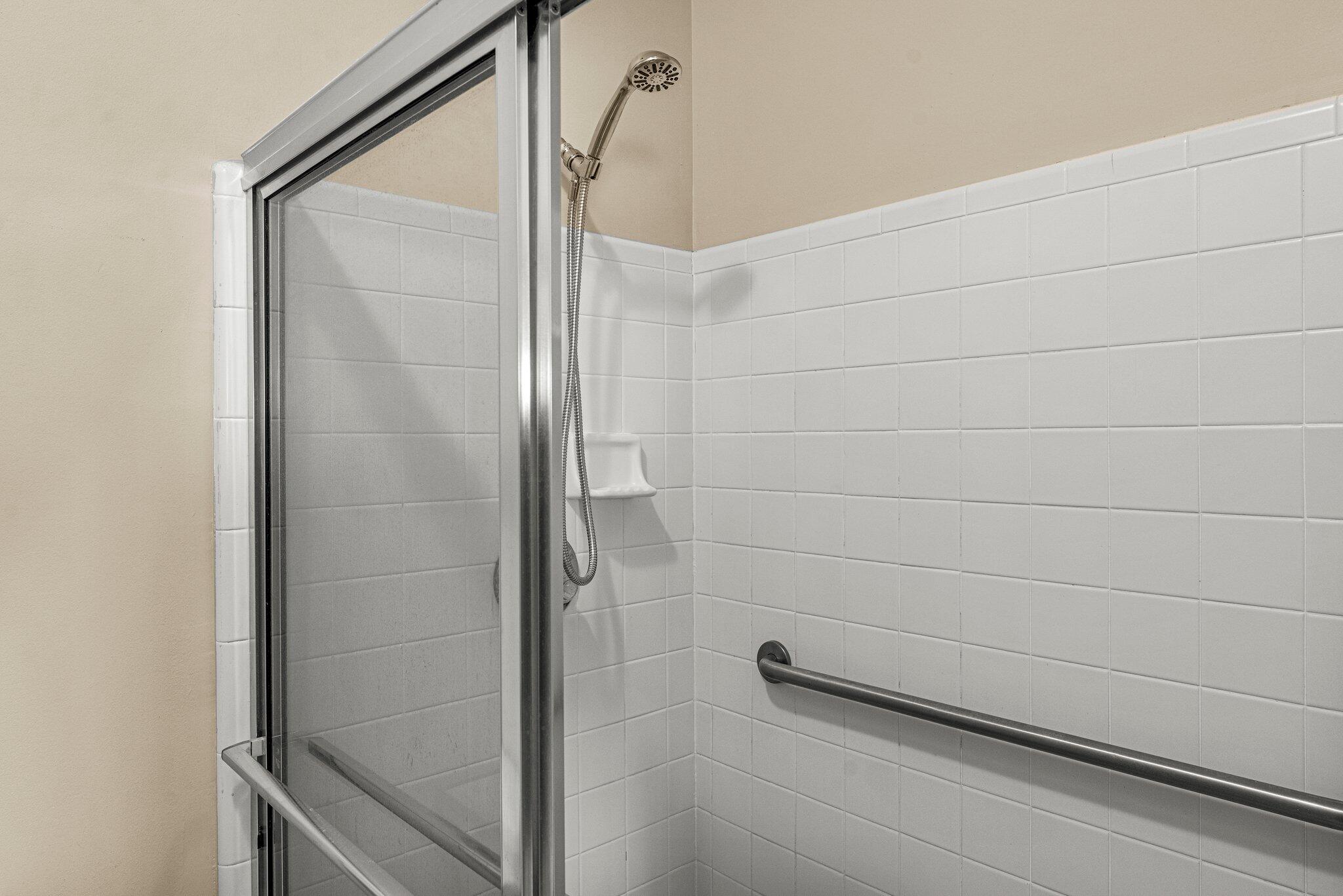 COUNTRY CLUB HARBOUR ESTATES - Residential