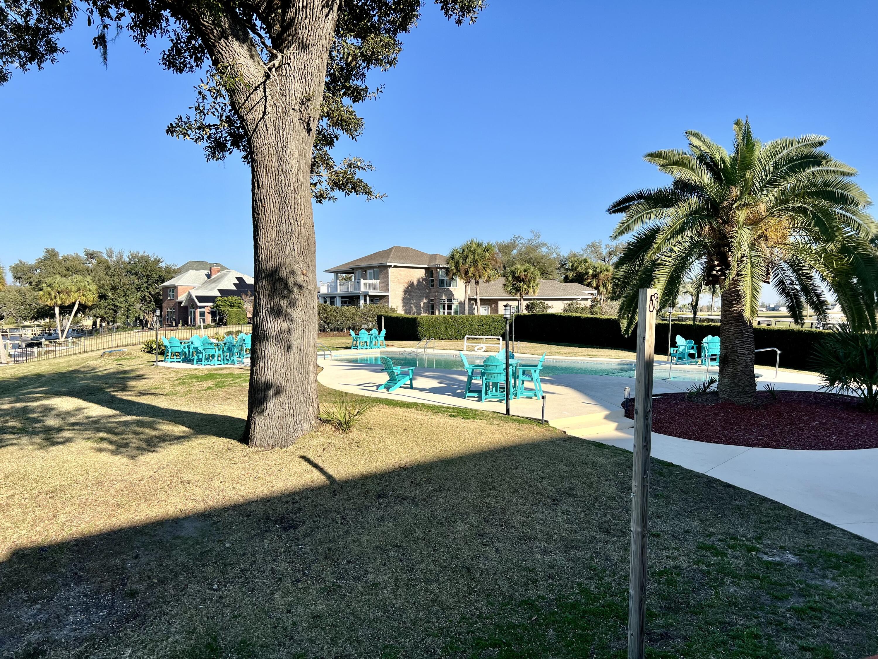 COUNTRY CLUB HARBOUR ESTATES - Residential