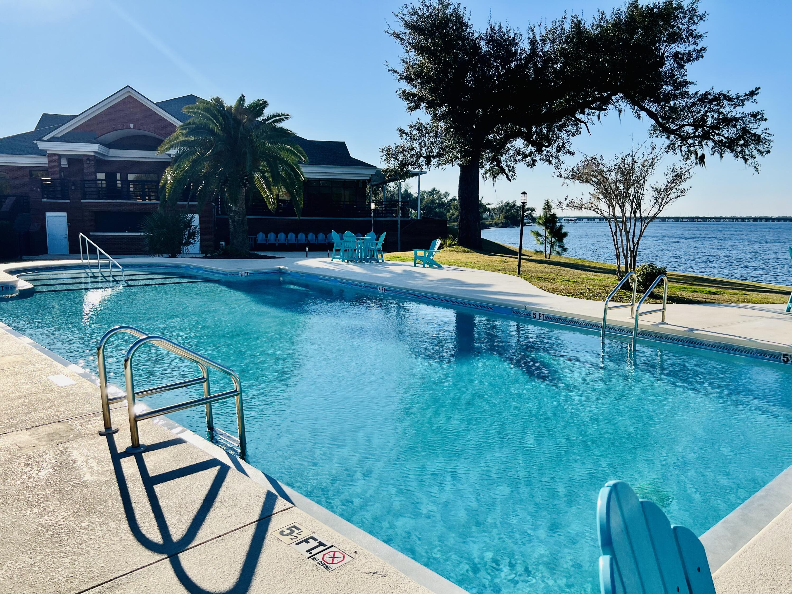 COUNTRY CLUB HARBOUR ESTATES - Residential