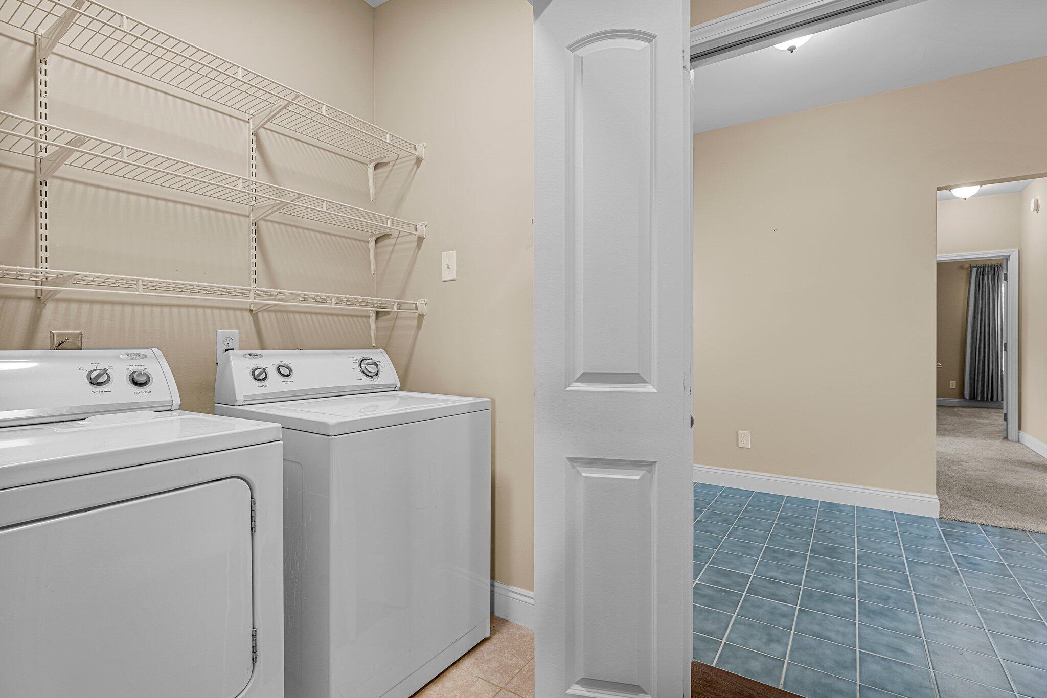 COUNTRY CLUB HARBOUR ESTATES - Residential