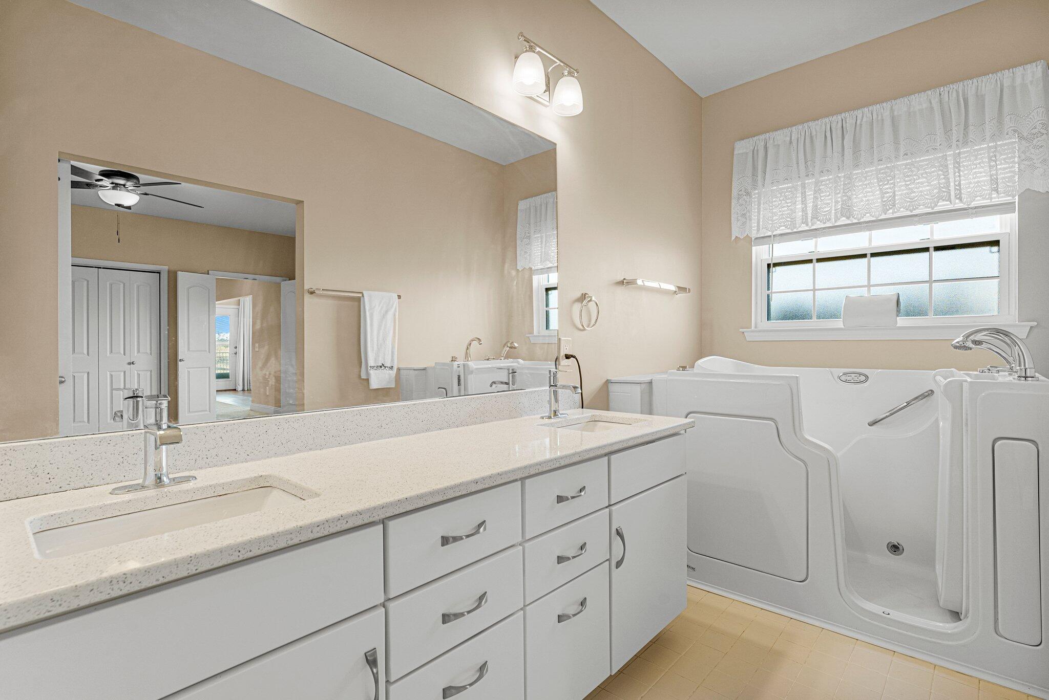 COUNTRY CLUB HARBOUR ESTATES - Residential