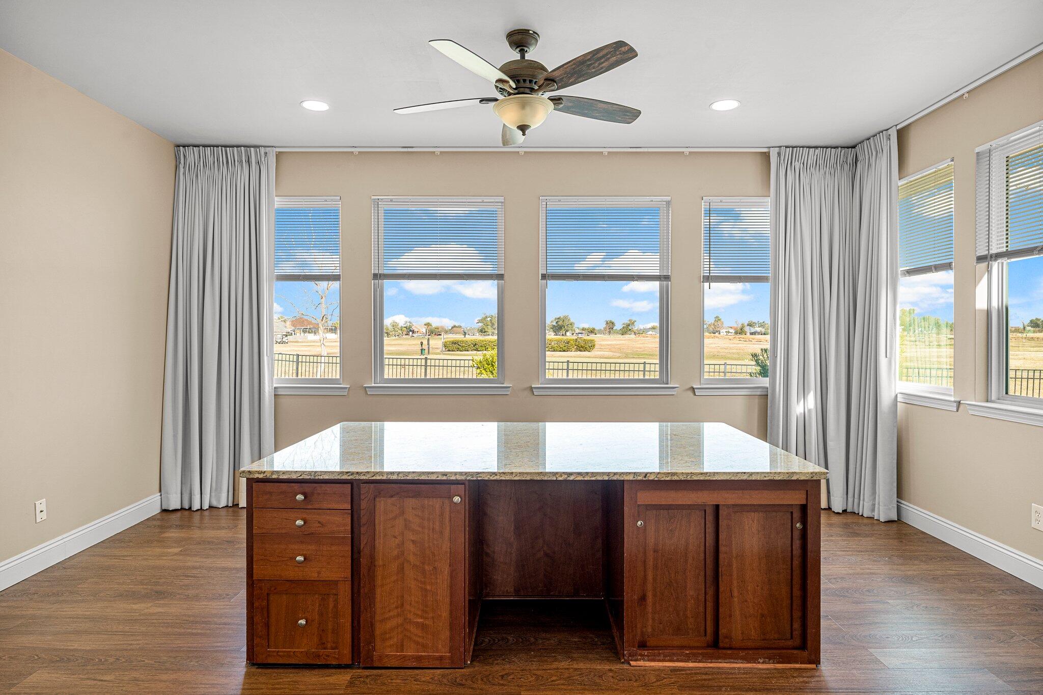 COUNTRY CLUB HARBOUR ESTATES - Residential