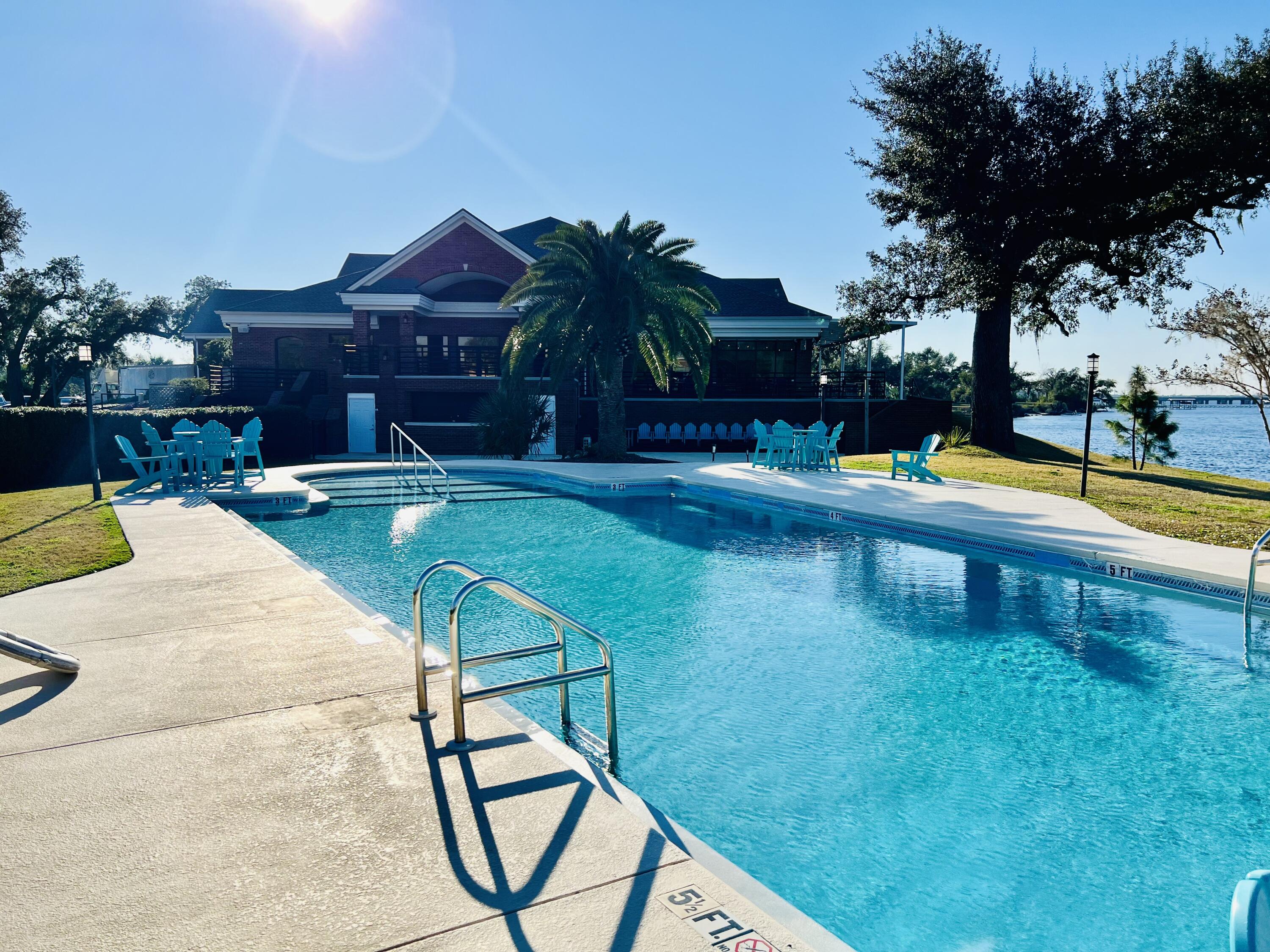 COUNTRY CLUB HARBOUR ESTATES - Residential