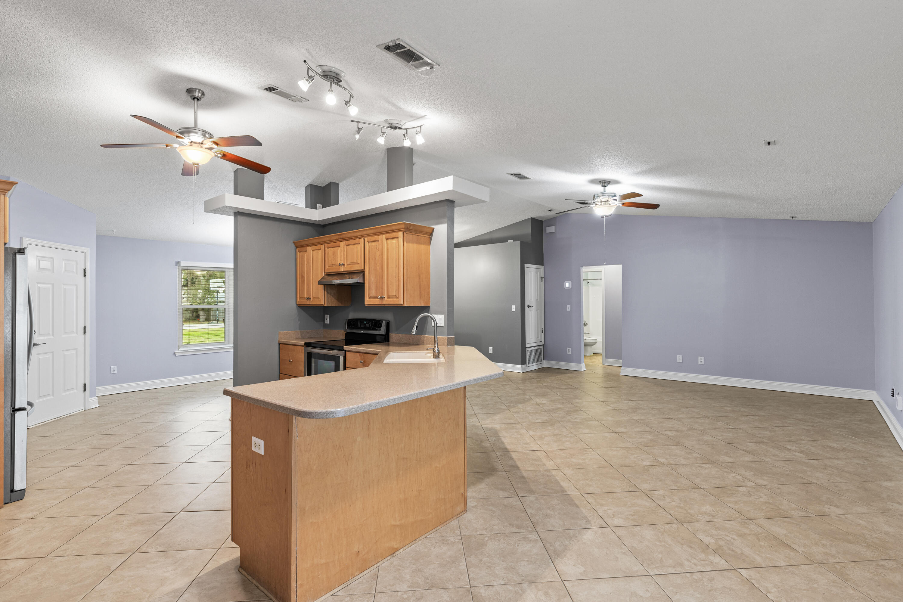 COUNTRY BREEZE ESTATES - Residential