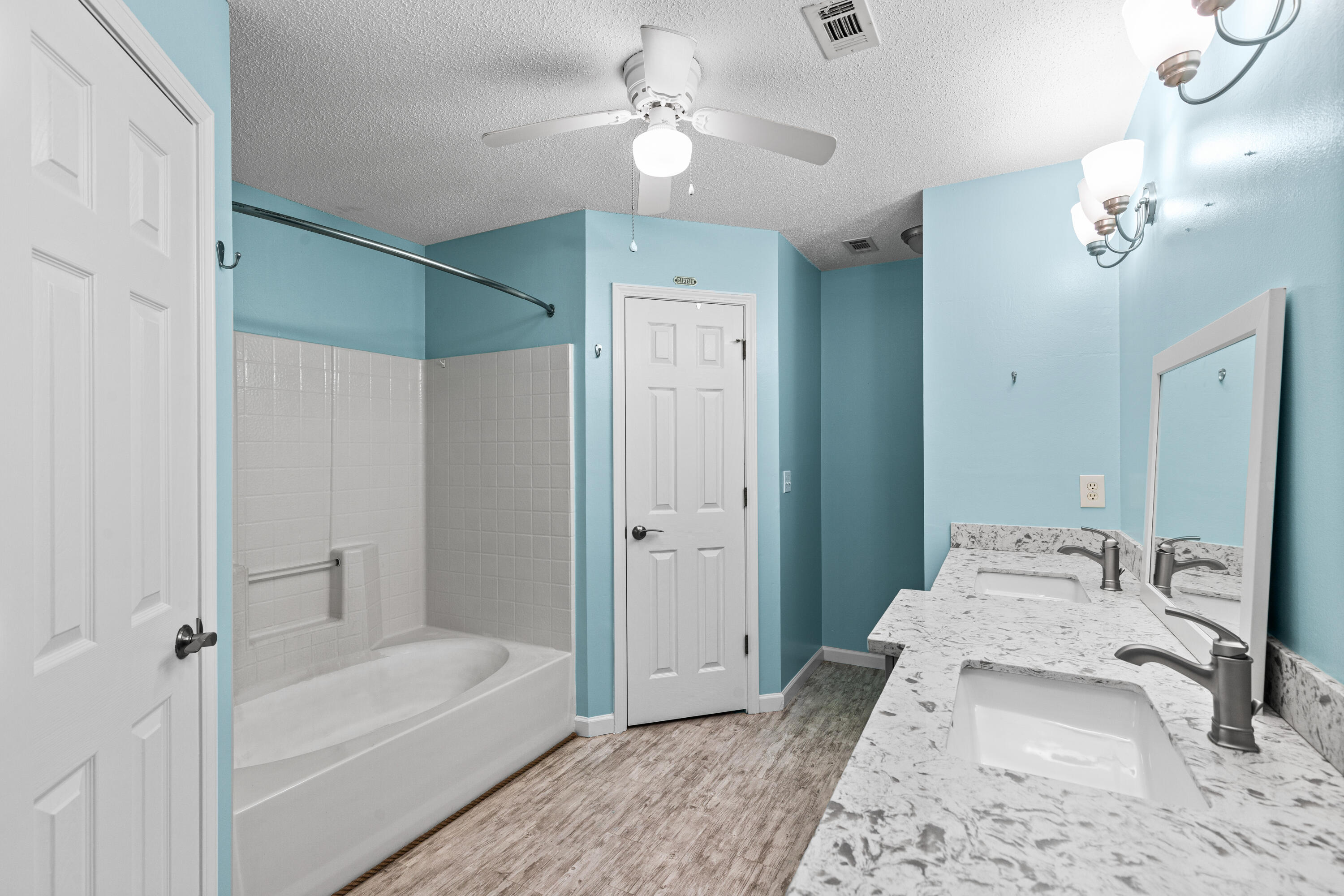 COUNTRY BREEZE ESTATES - Residential