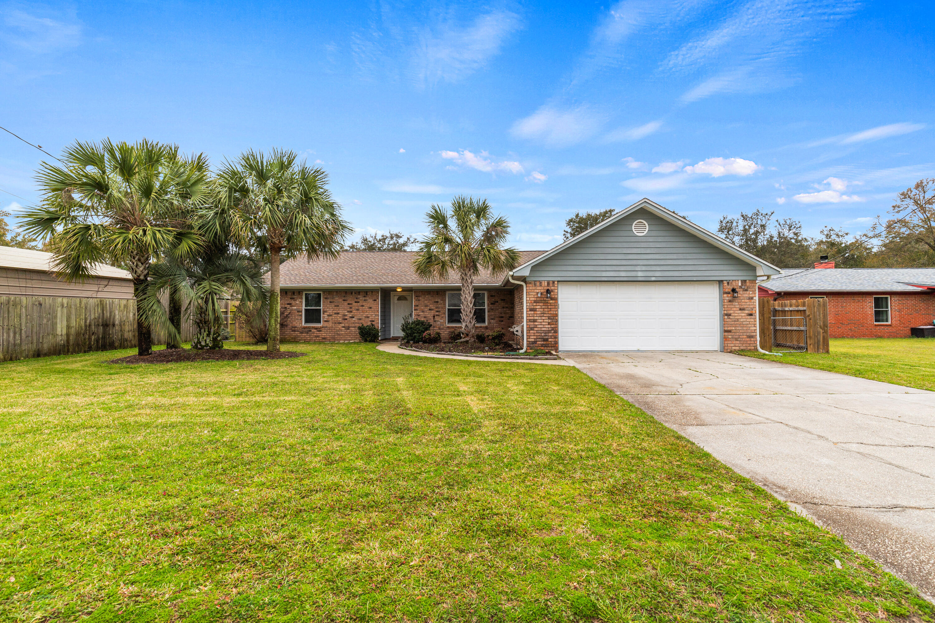 COUNTRY BREEZE ESTATES - Residential