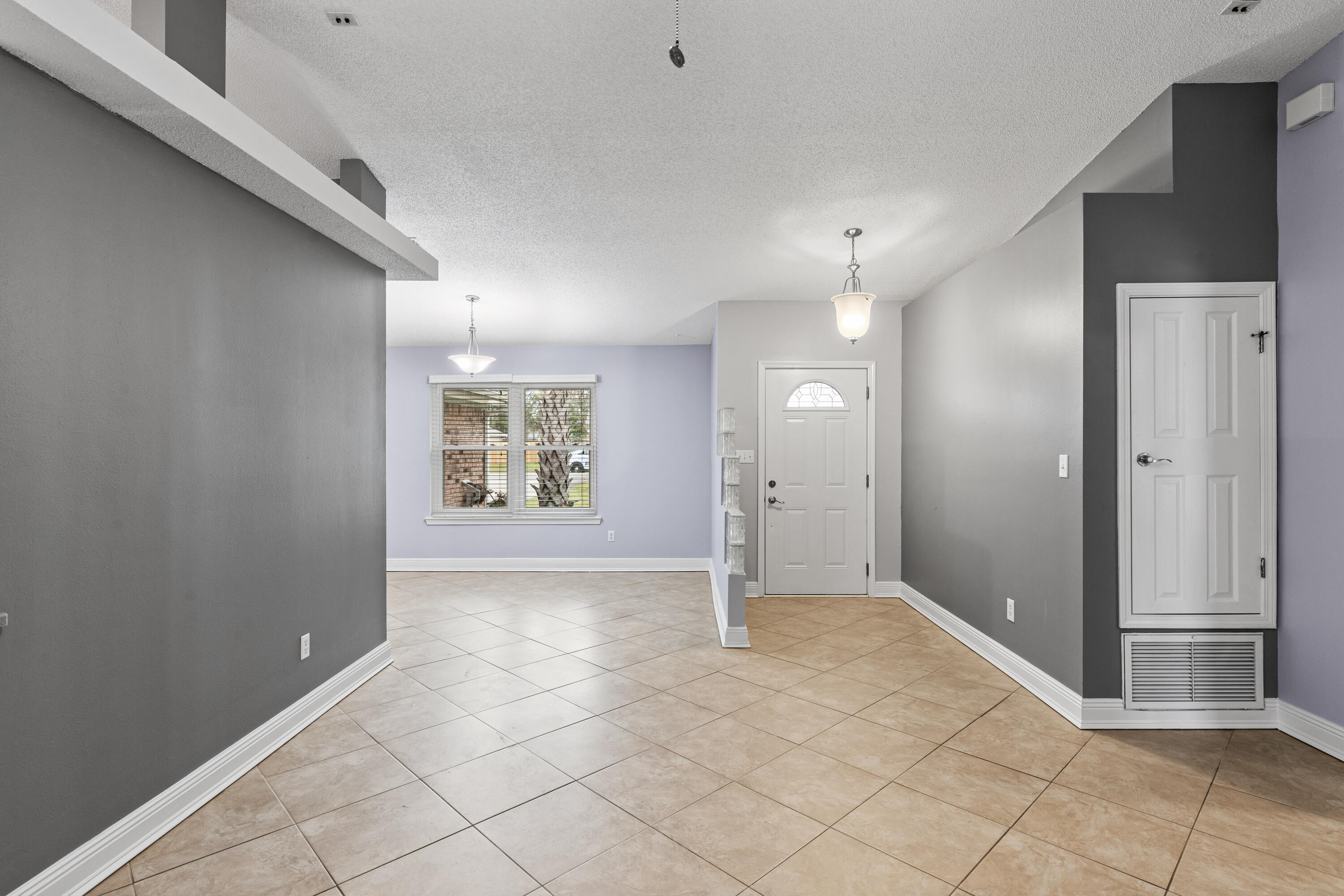 COUNTRY BREEZE ESTATES - Residential