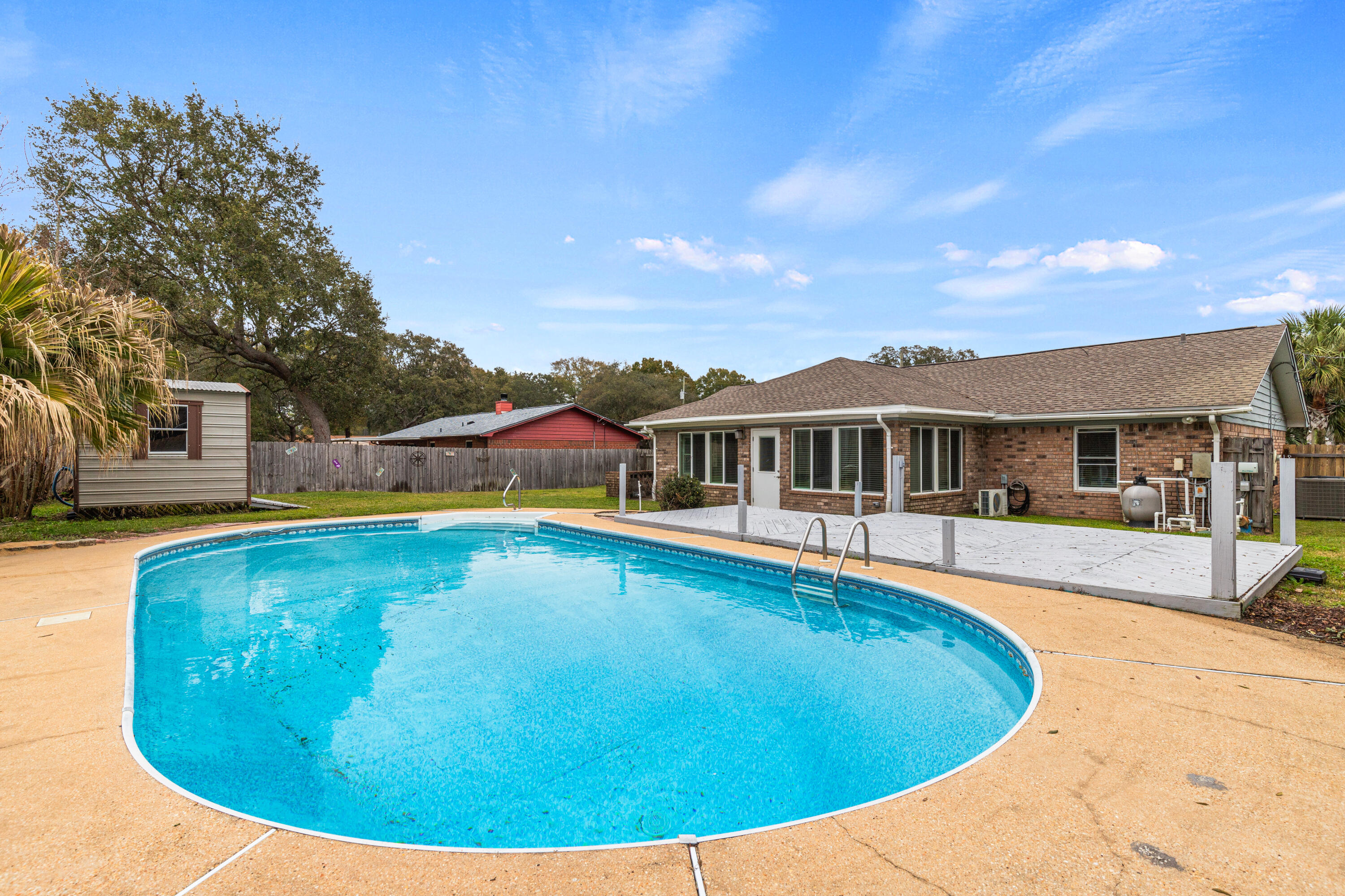COUNTRY BREEZE ESTATES - Residential