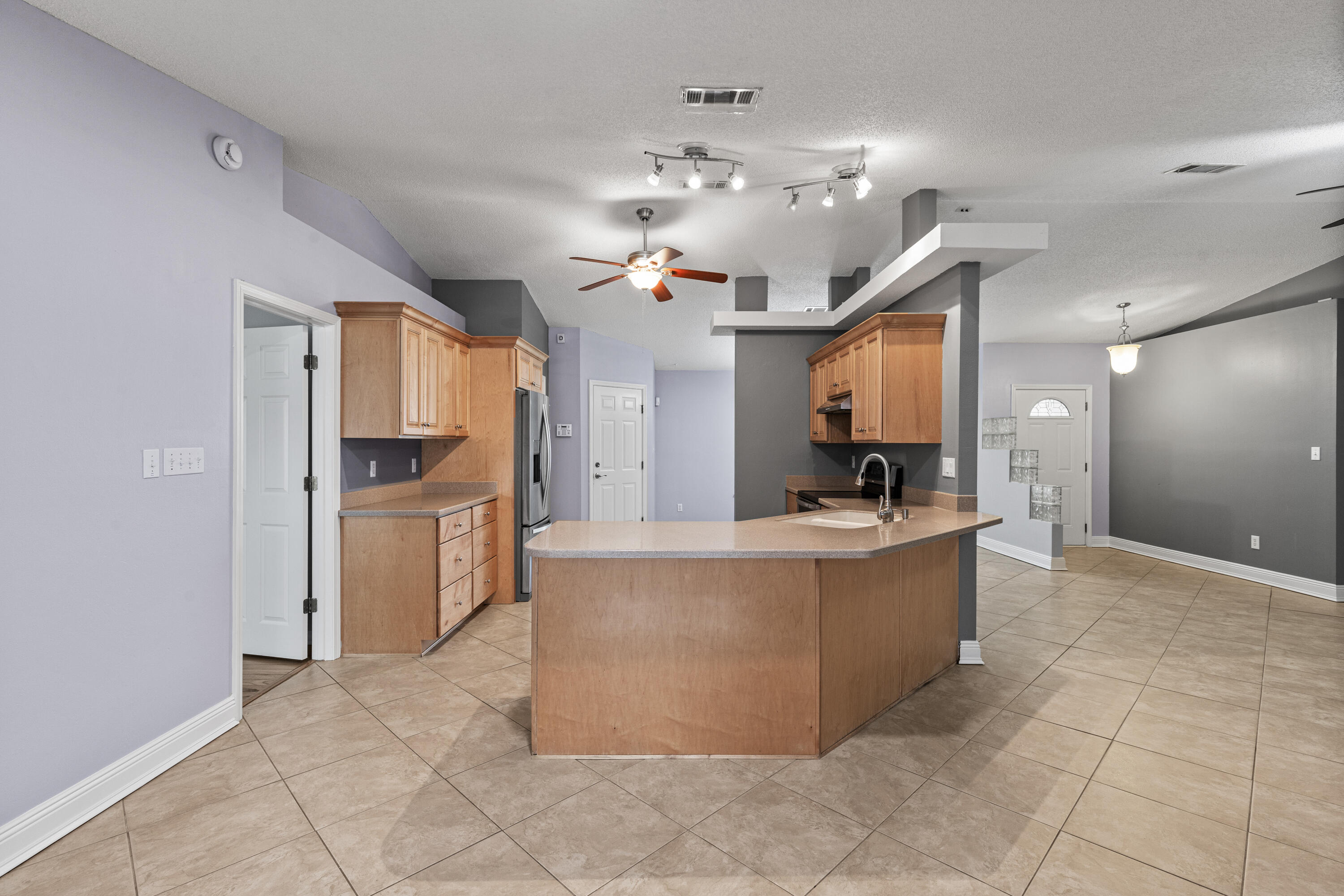 COUNTRY BREEZE ESTATES - Residential