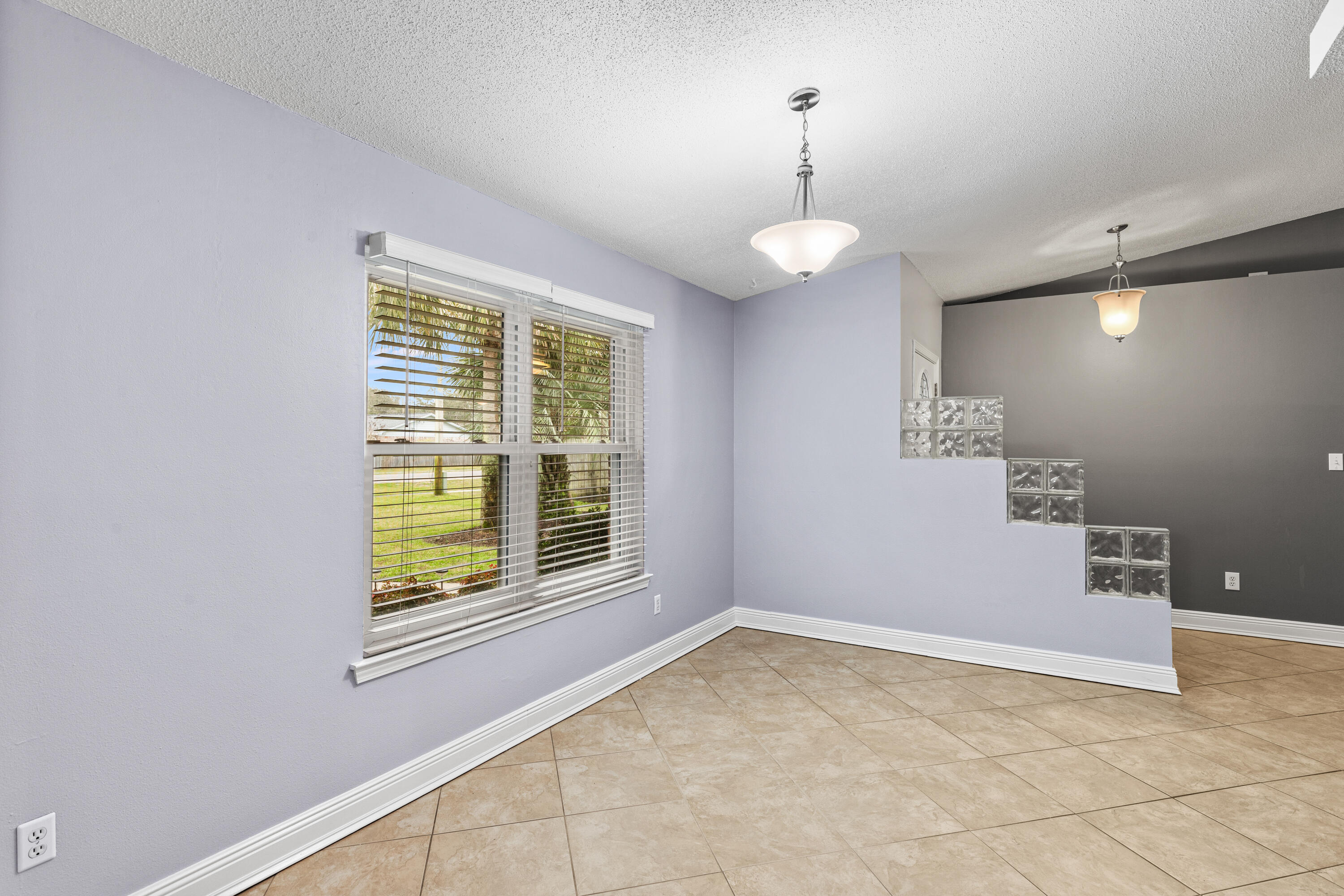 COUNTRY BREEZE ESTATES - Residential