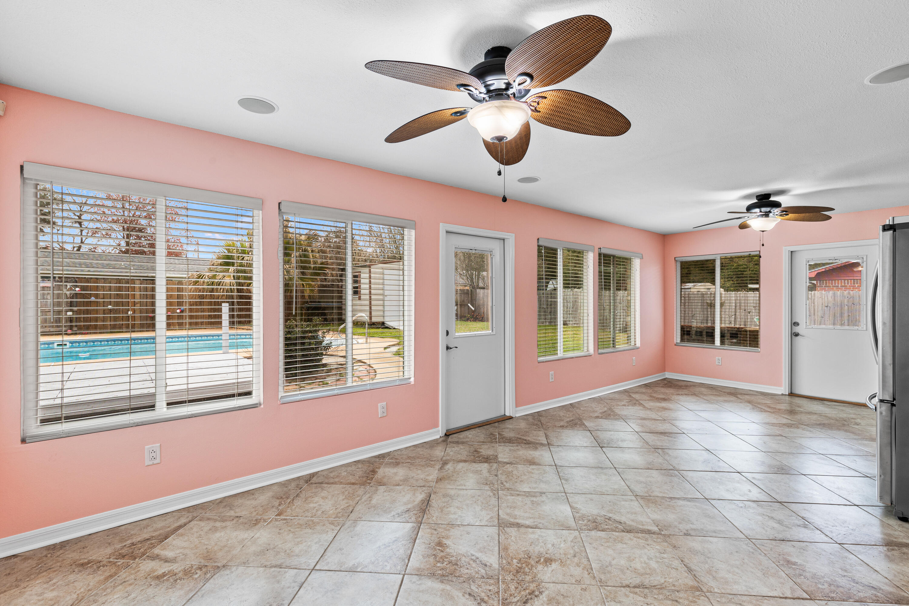 COUNTRY BREEZE ESTATES - Residential