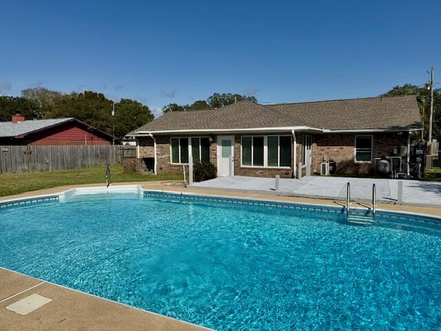 COUNTRY BREEZE ESTATES - Residential