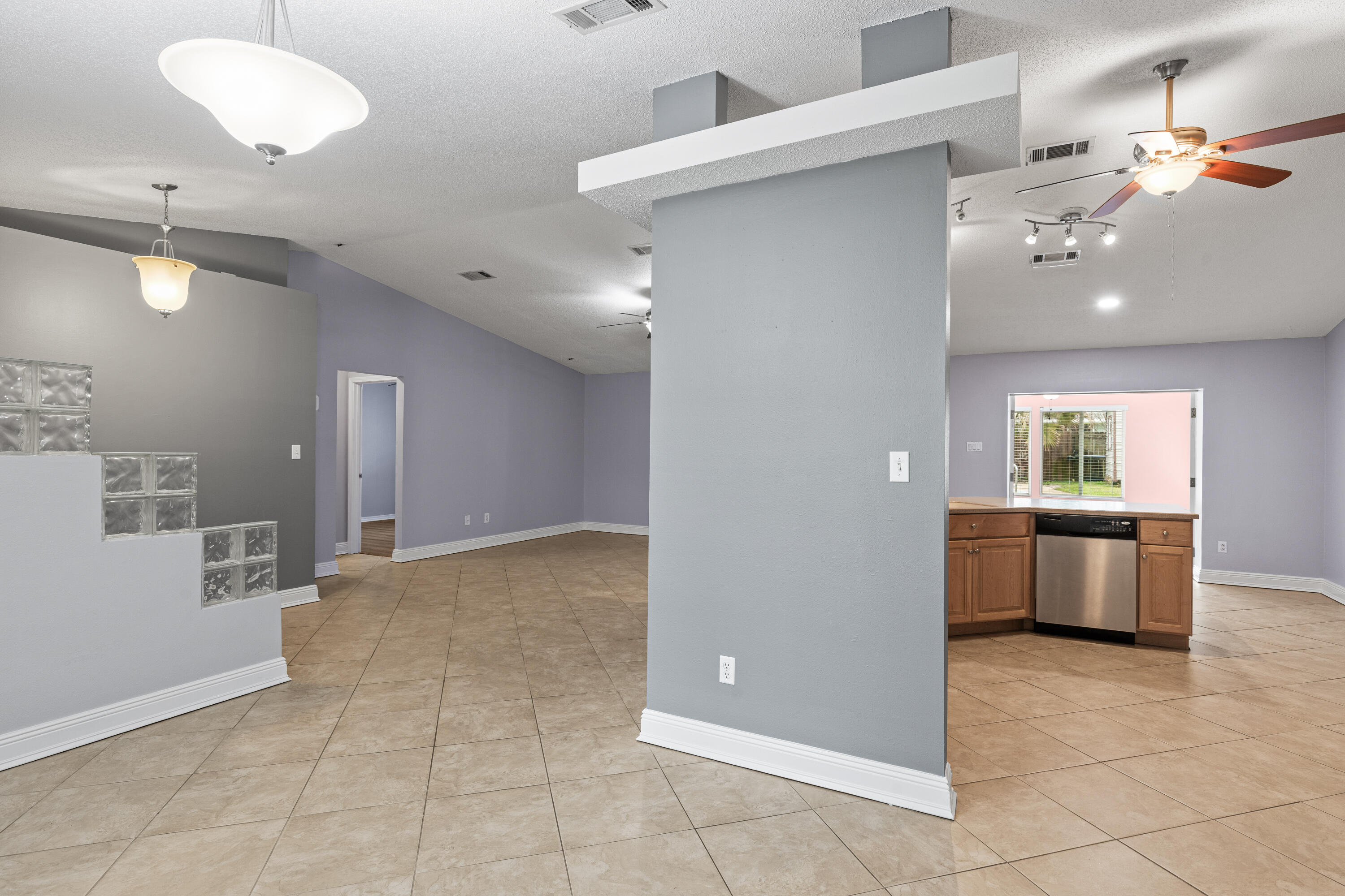 COUNTRY BREEZE ESTATES - Residential